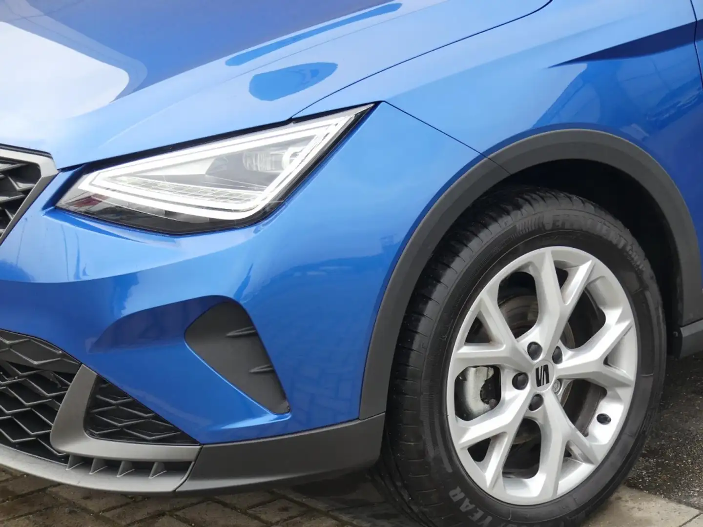 SEAT Arona FR 1.5 TSI 7-Gang DSG Klima Navi Einparkhilfe Azul - 2