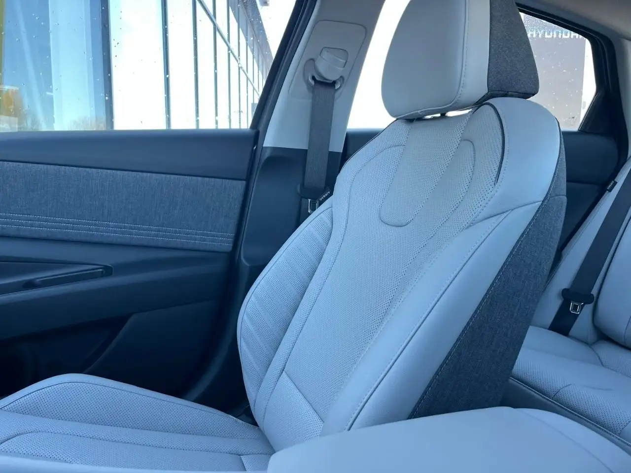 Hyundai ELANTRA снимка Hyundai ELANTRA