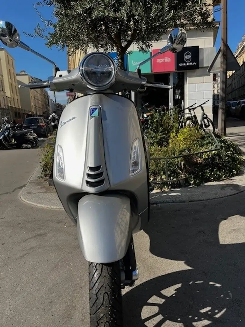 Vespa Primavera Grijs - 2