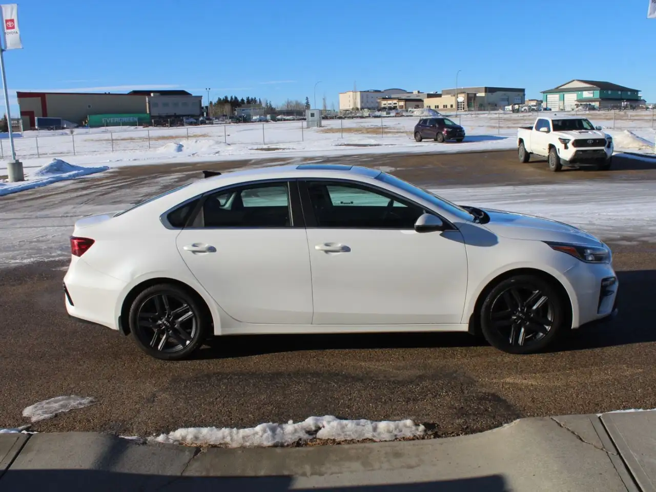 Kia Forte снимка Kia Forte