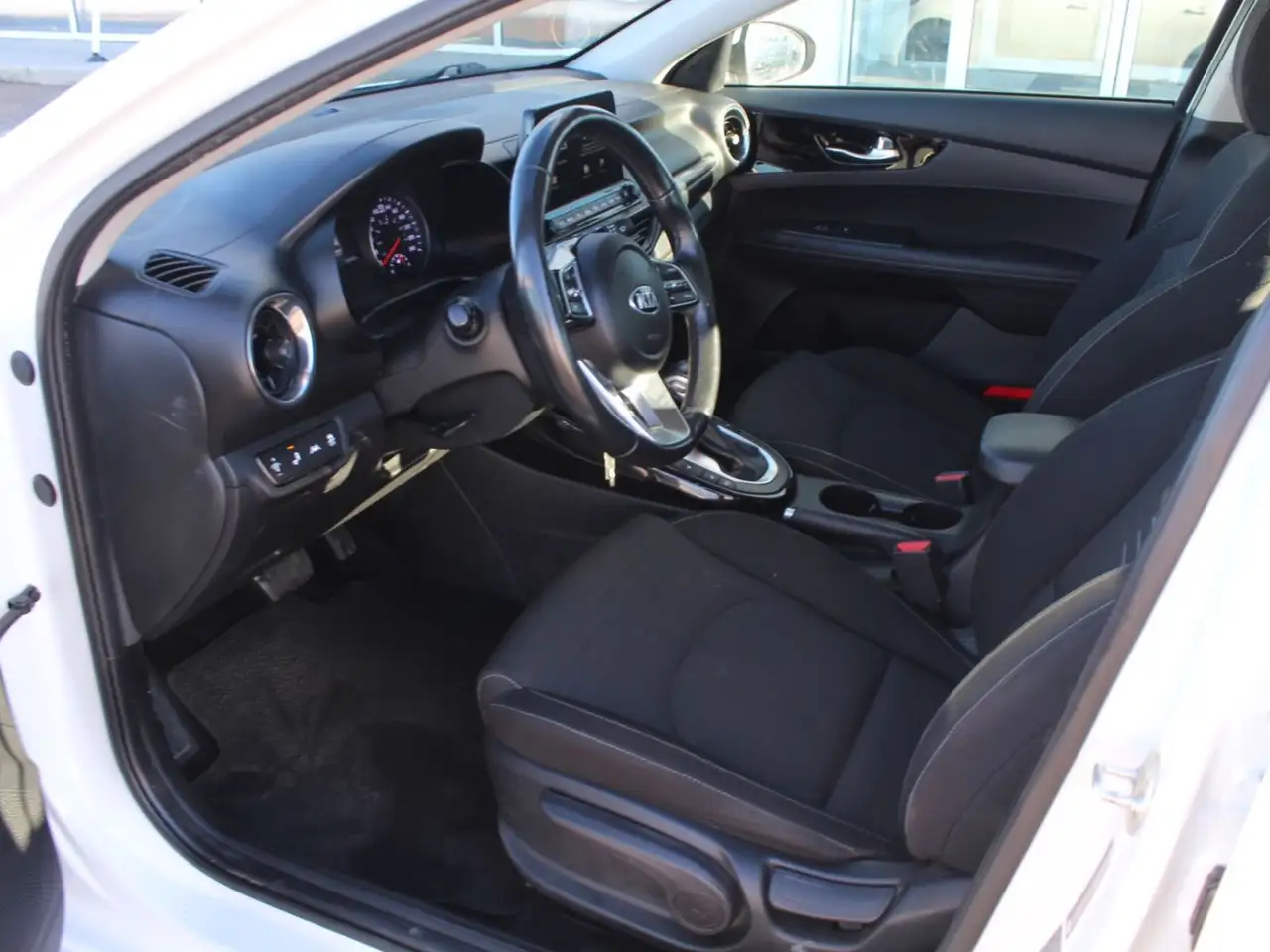 Kia Forte снимка Kia Forte
