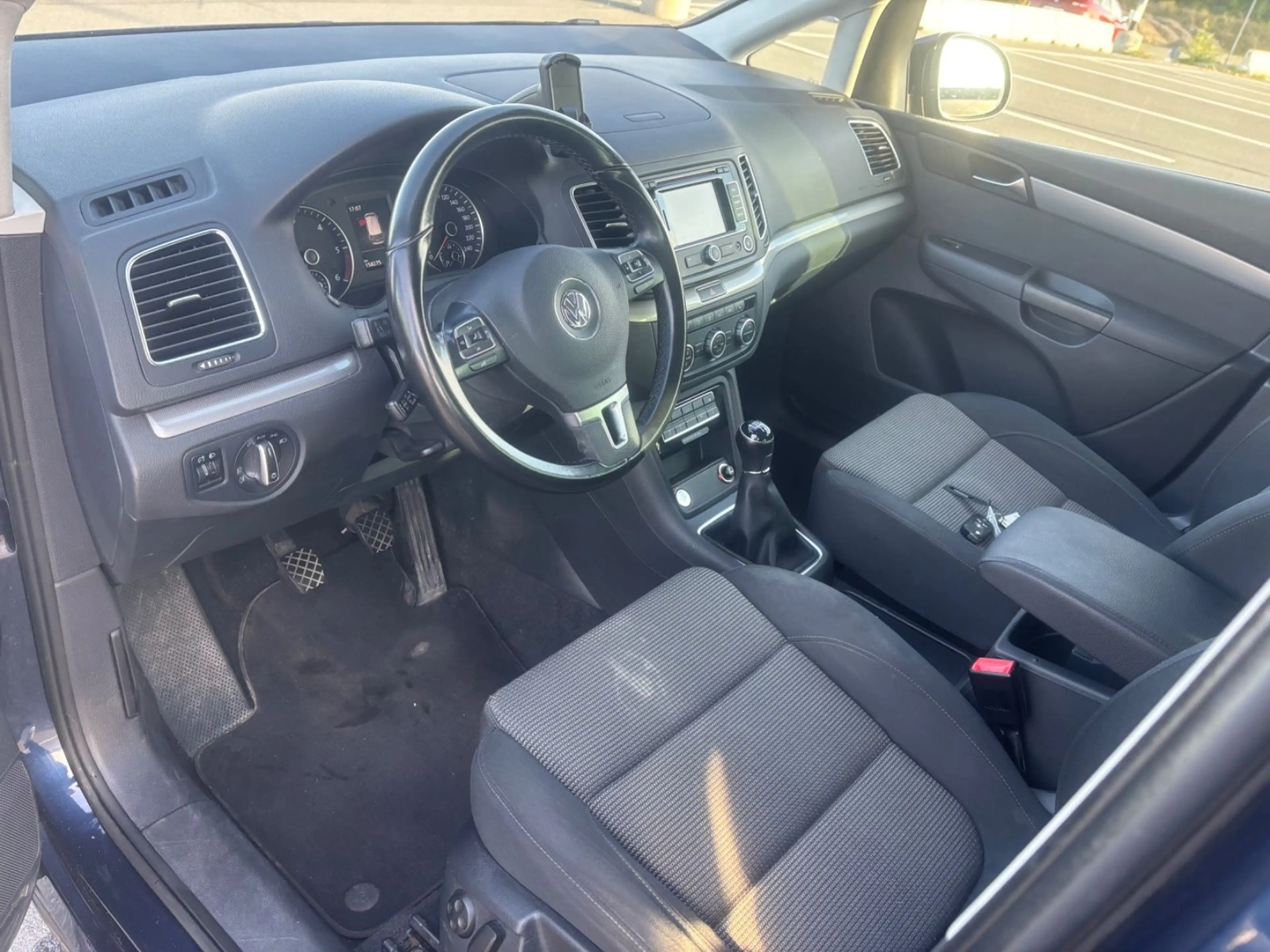 Volkswagen Sharan 2.0 TDI 7. Sitze Comfortline BMT — photo 9