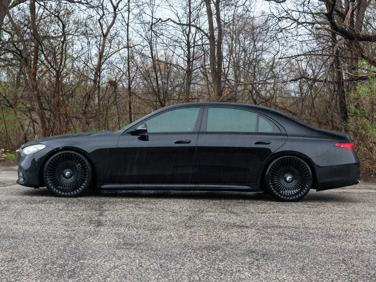 Mercedes-Benz S-Class снимка Mercedes-Benz S-Class