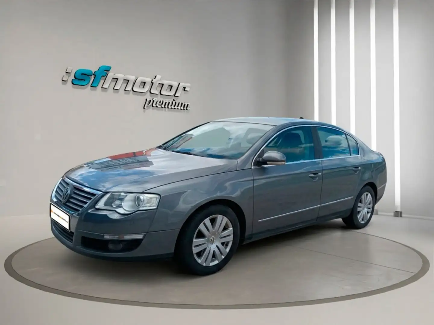 Volkswagen Passat Berlina Manual de 5 Puertas Azul - 1