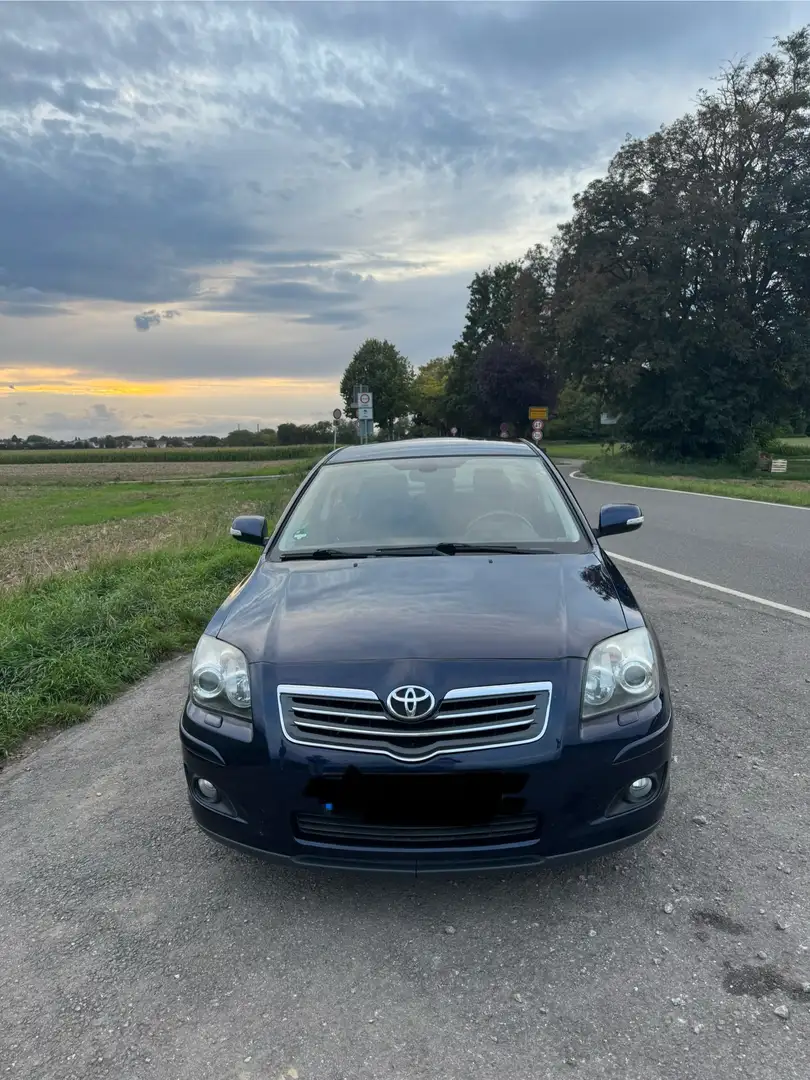 Toyota Avensis 2.0 VVT-i Executive - 1