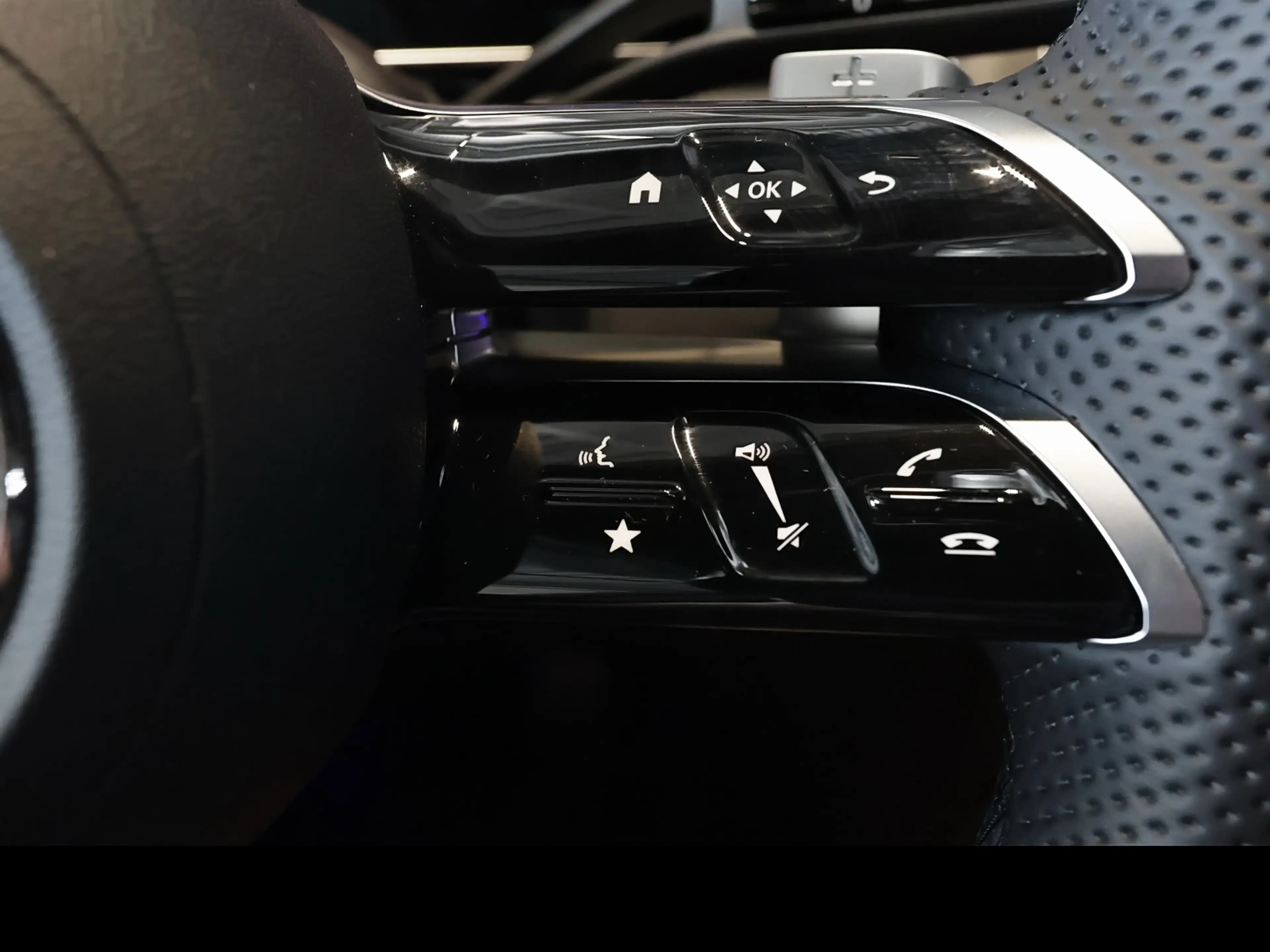 Mercedes-Benz GLC 300 d 4M Coupé AMG MBUX+360°+DI-LED+Pano+AHK — photo 12
