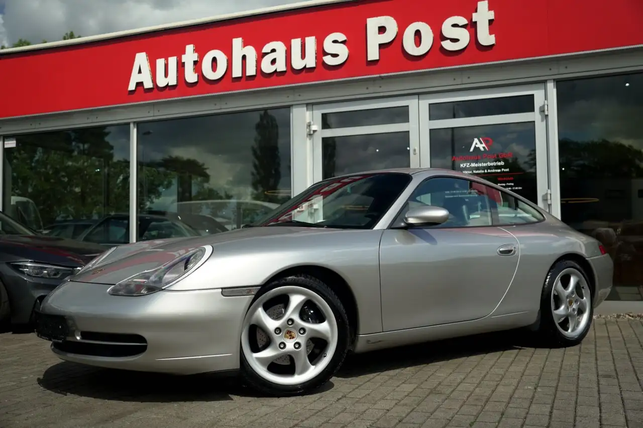 Porsche 996 Carrera Coupé Handschalter, foto 1