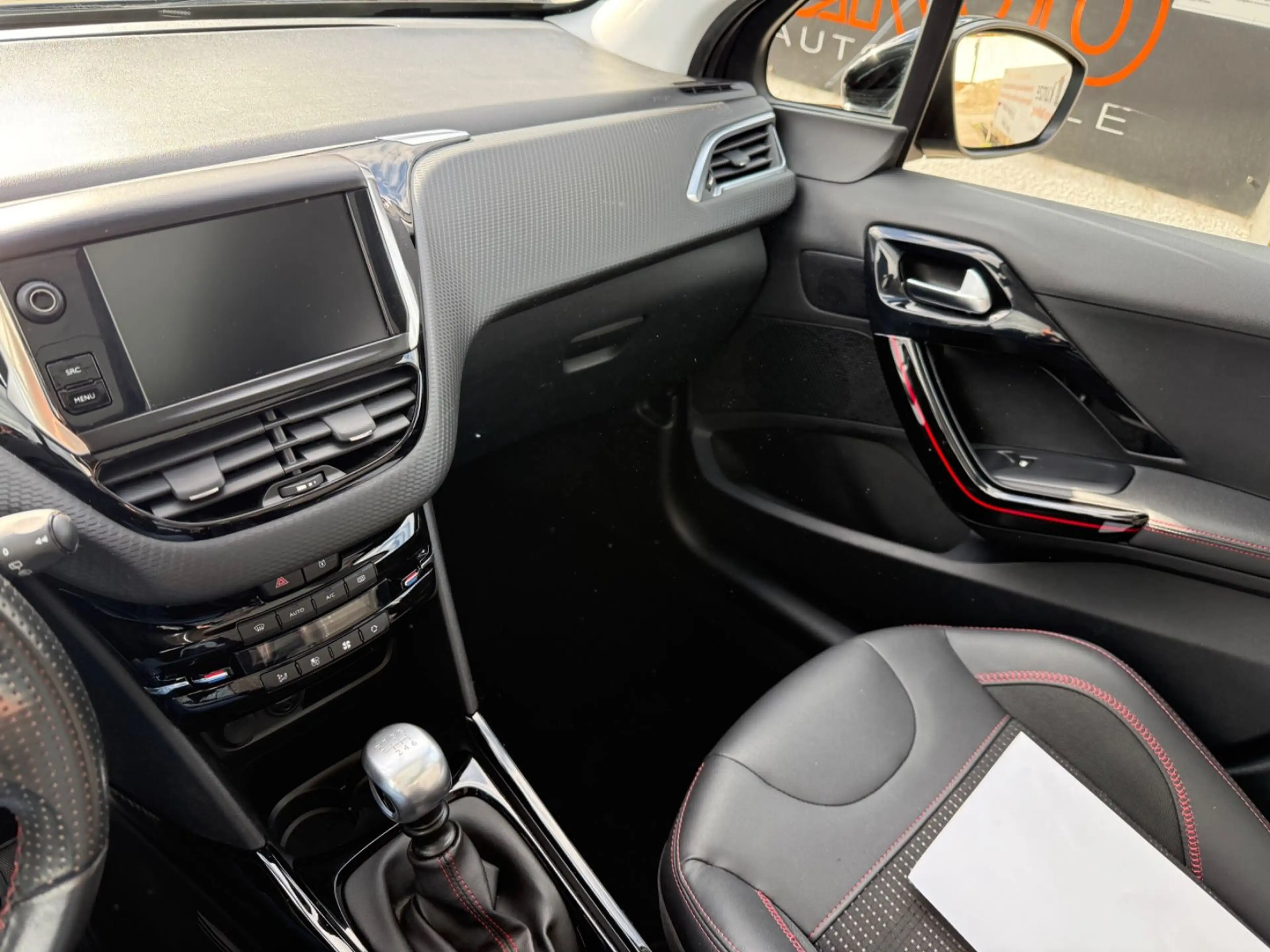 Peugeot 2008 GT-LINE +BC+SITZHEIZUNG+MFL+USB+KAMERA+ — photo 12
