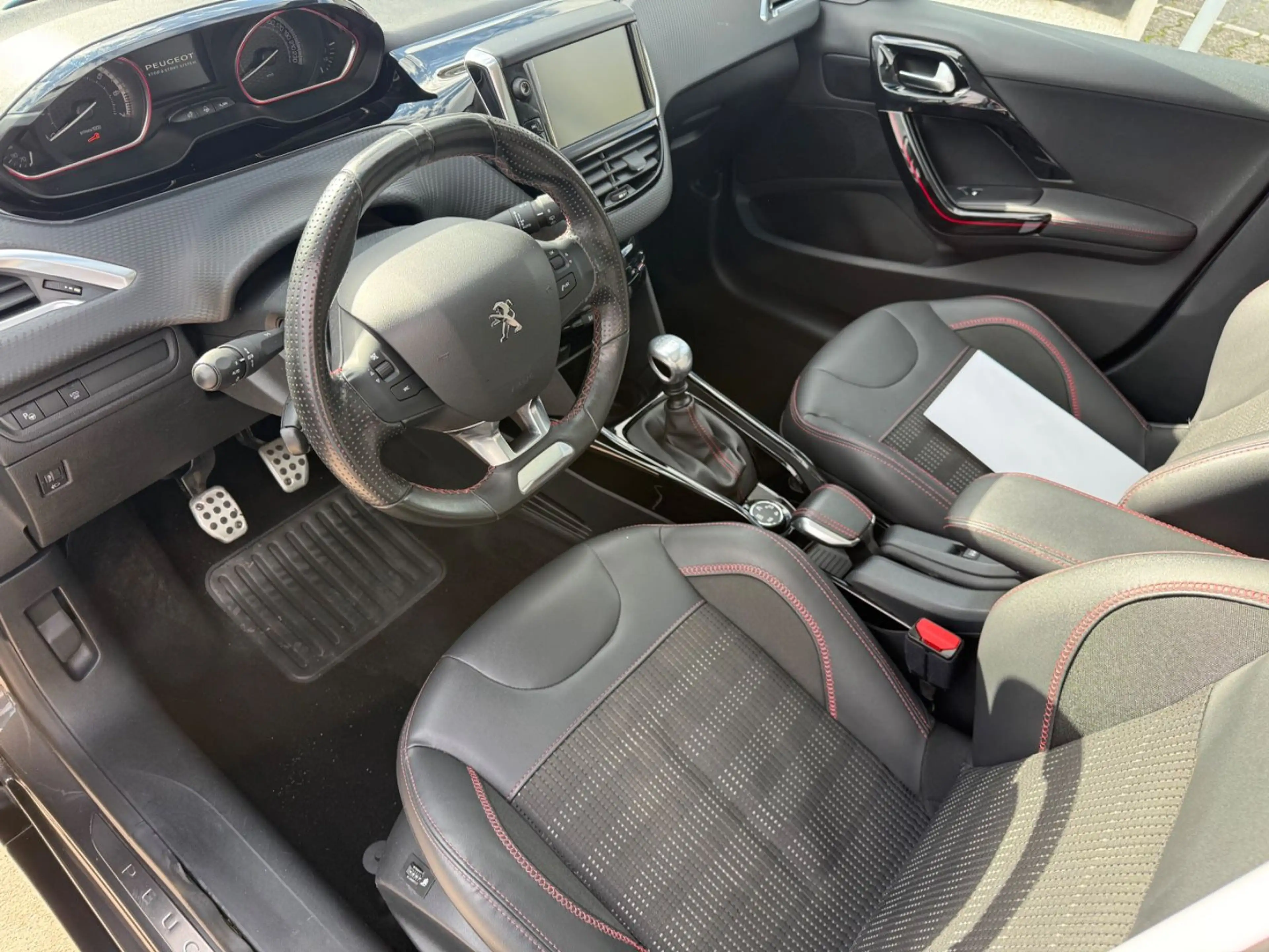 Peugeot 2008 GT-LINE +BC+SITZHEIZUNG+MFL+USB+KAMERA+ — photo 11