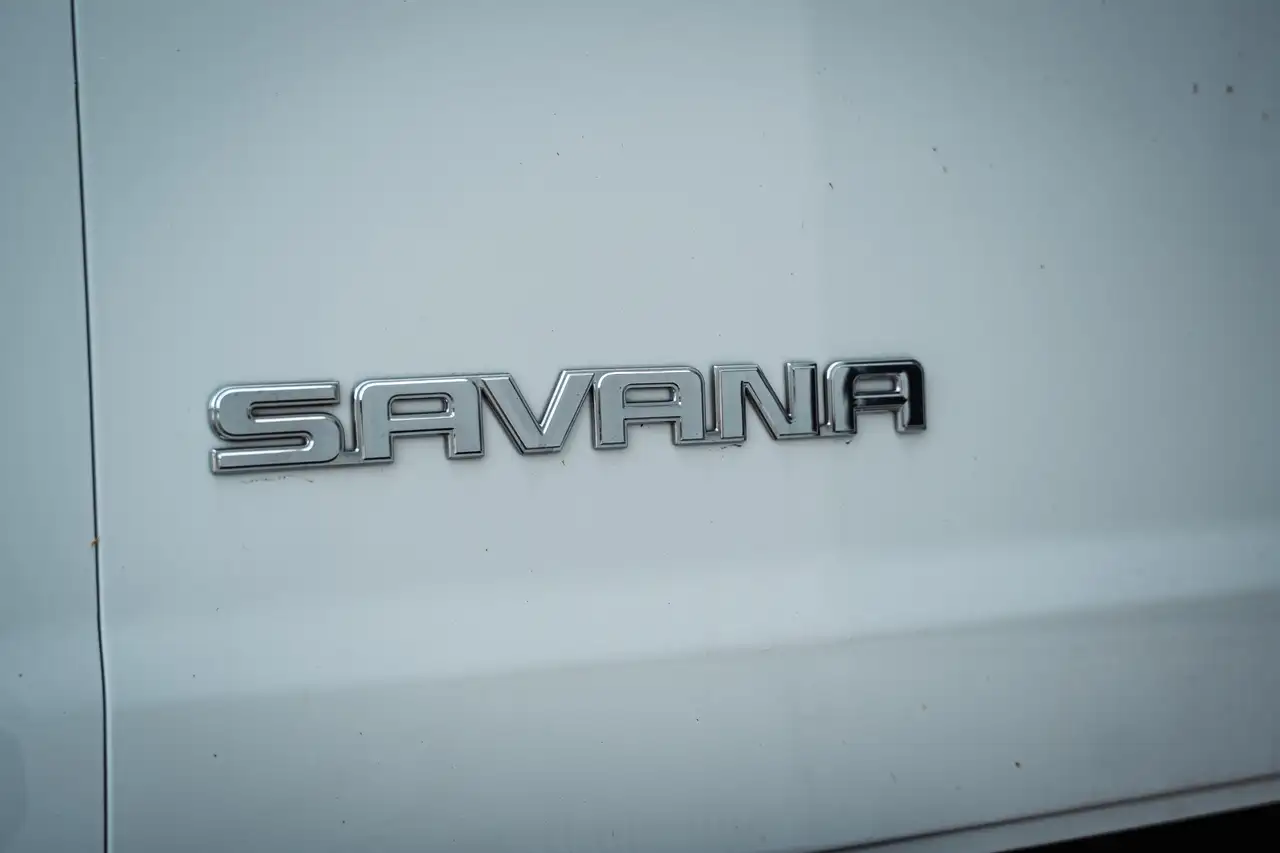 GMC Savana снимка GMC Savana