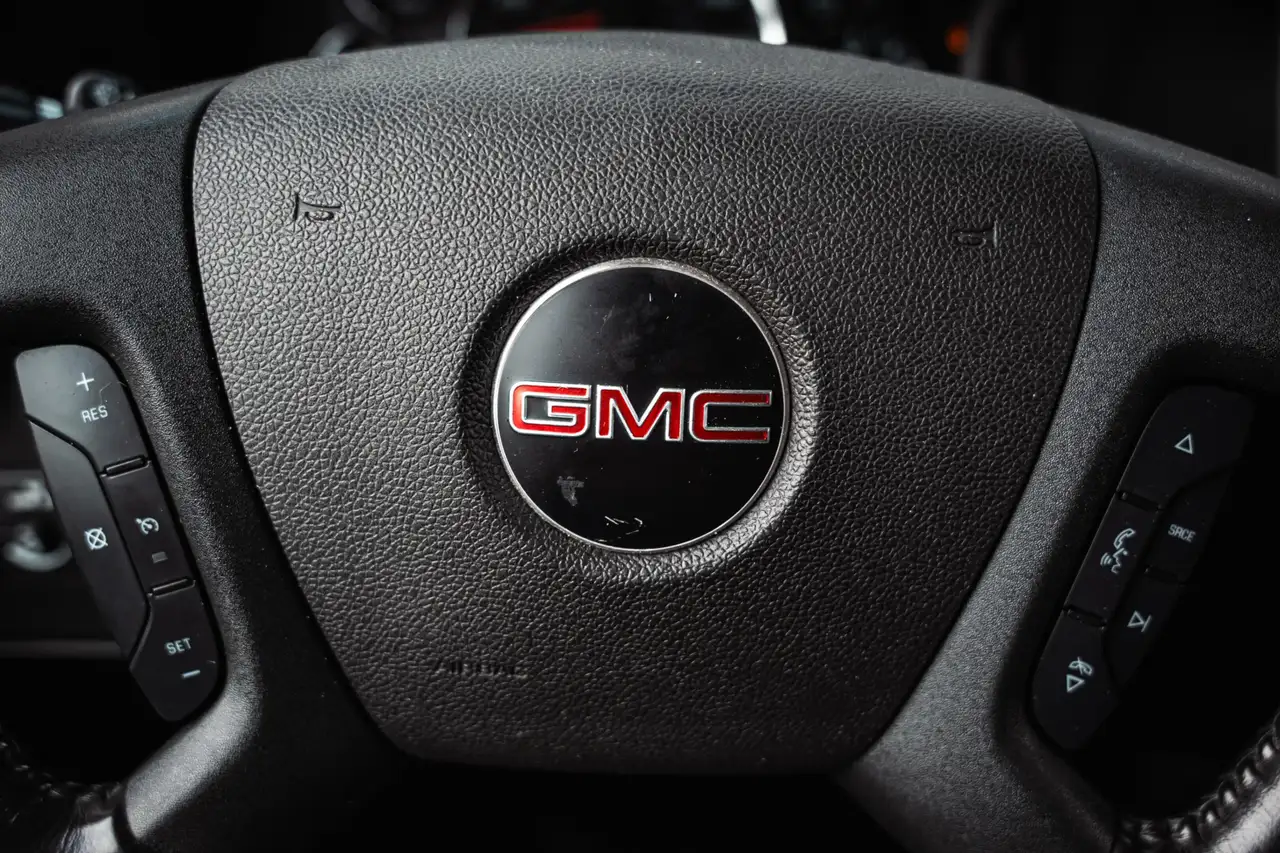GMC Savana снимка GMC Savana