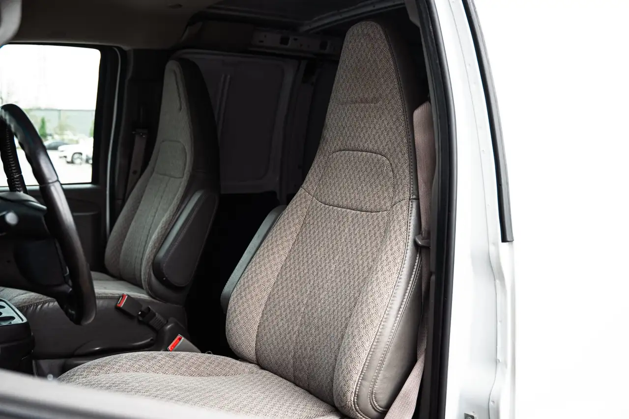 GMC Savana снимка GMC Savana