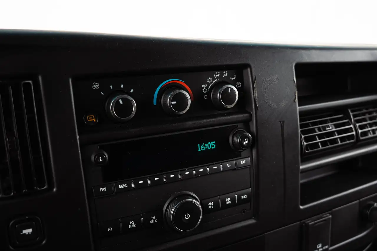 GMC Savana снимка GMC Savana