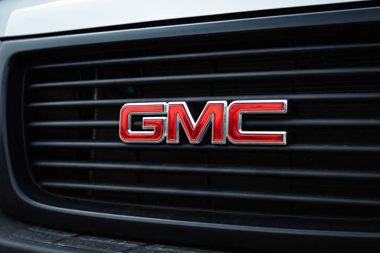 GMC Savana снимка GMC Savana