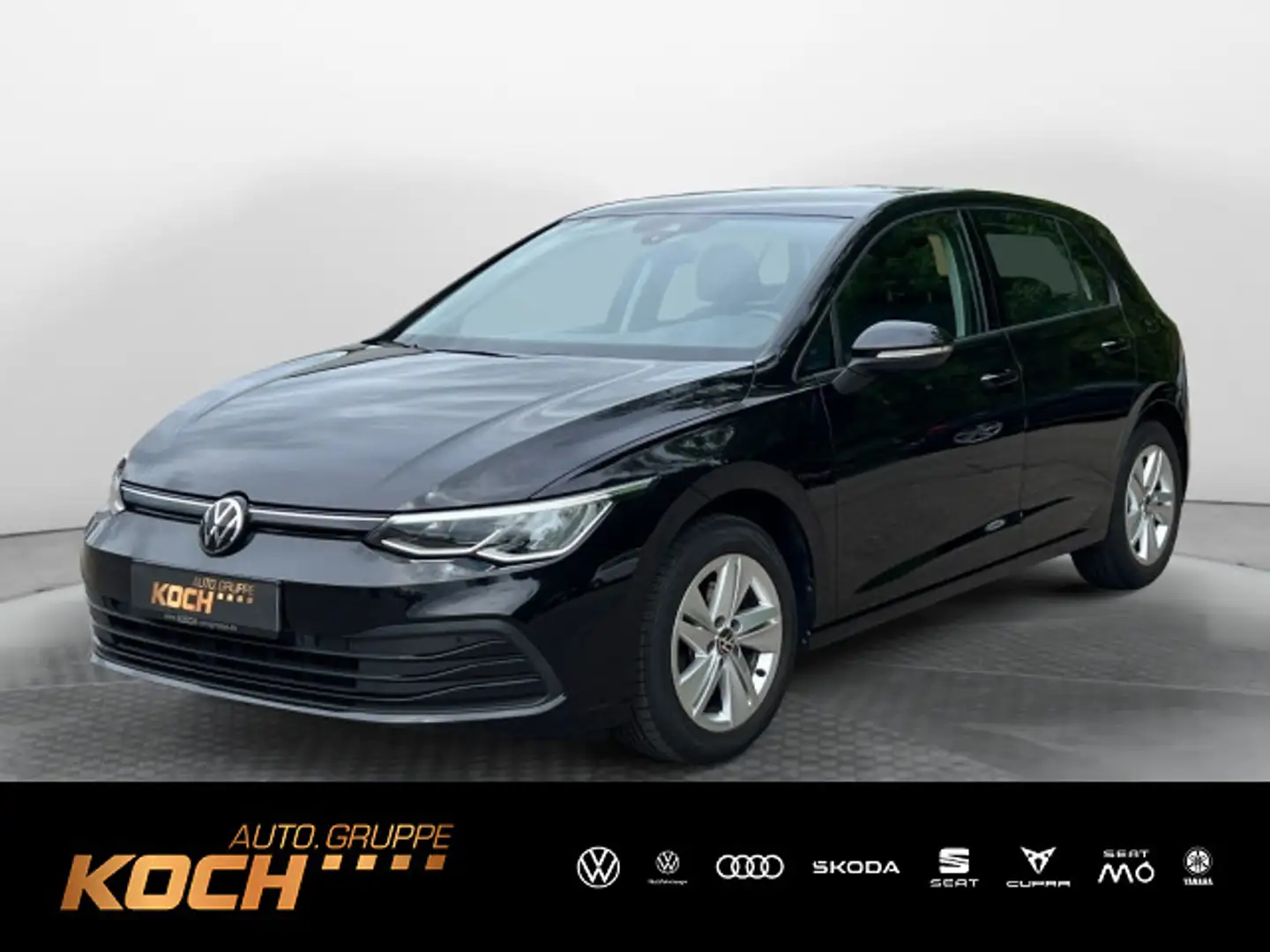 Volkswagen Golf VIII 2.0TDI Life Navi LED Zwart - 1