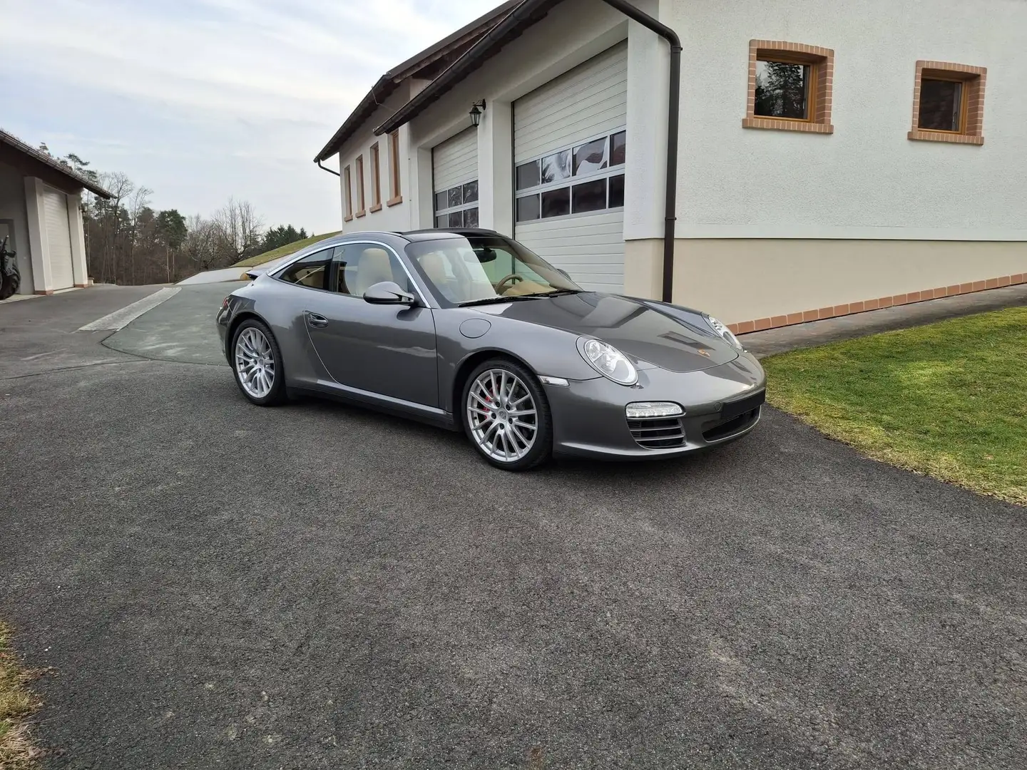 Porsche 997 997.2 Targa 4S PDK Grau - 1