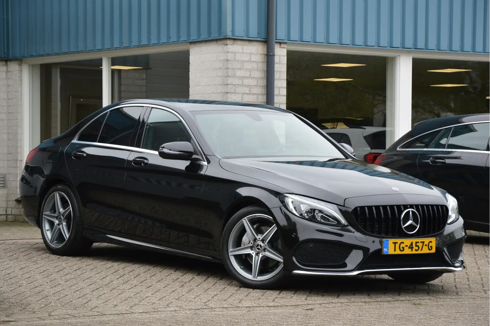 Mercedes-Benz C 180 AMG-LINE | LED | LEDER | CAMERA | ALARM | STOELVER Noir - 2