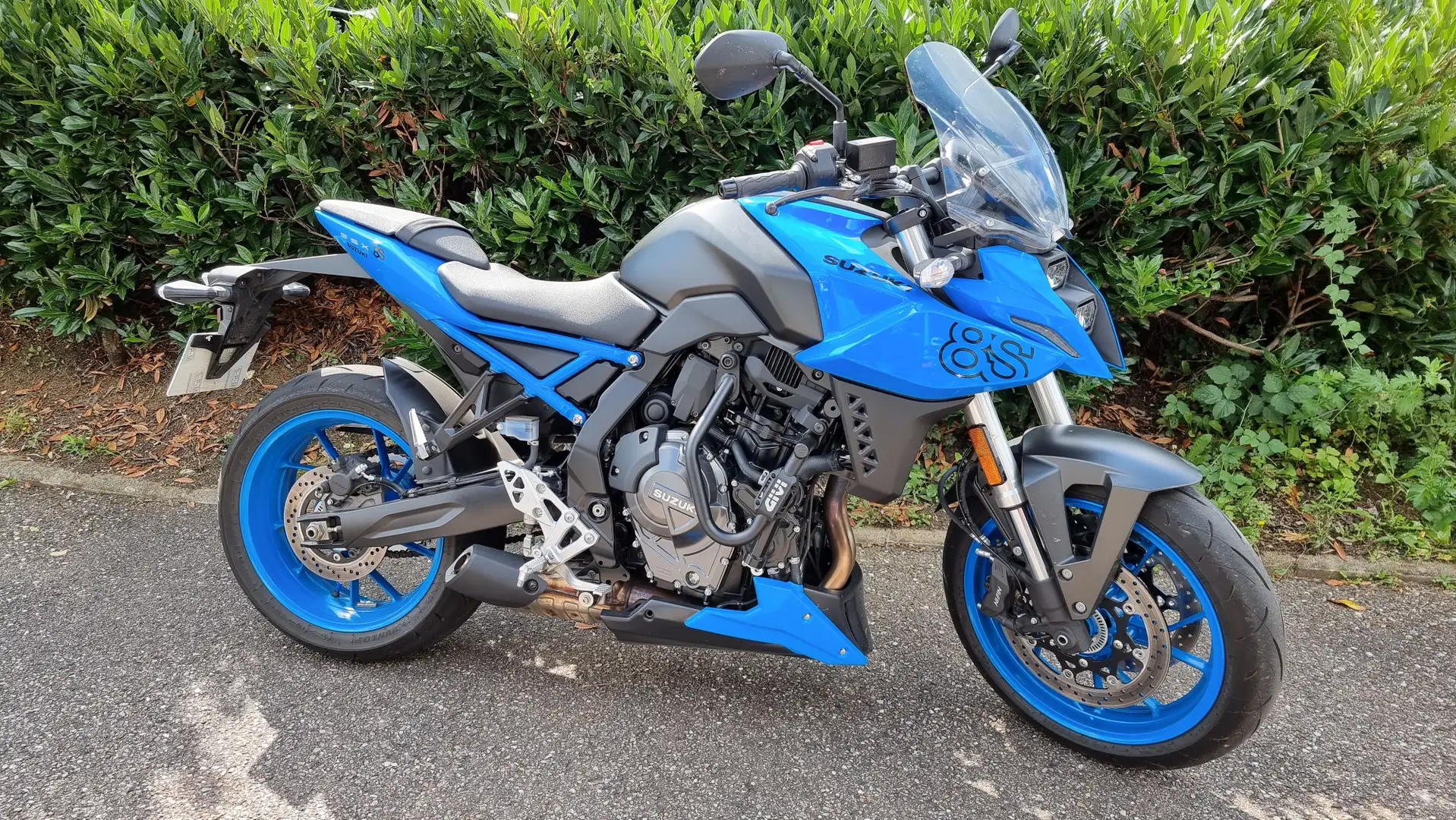Suzuki GSX 8S Bleu - 1