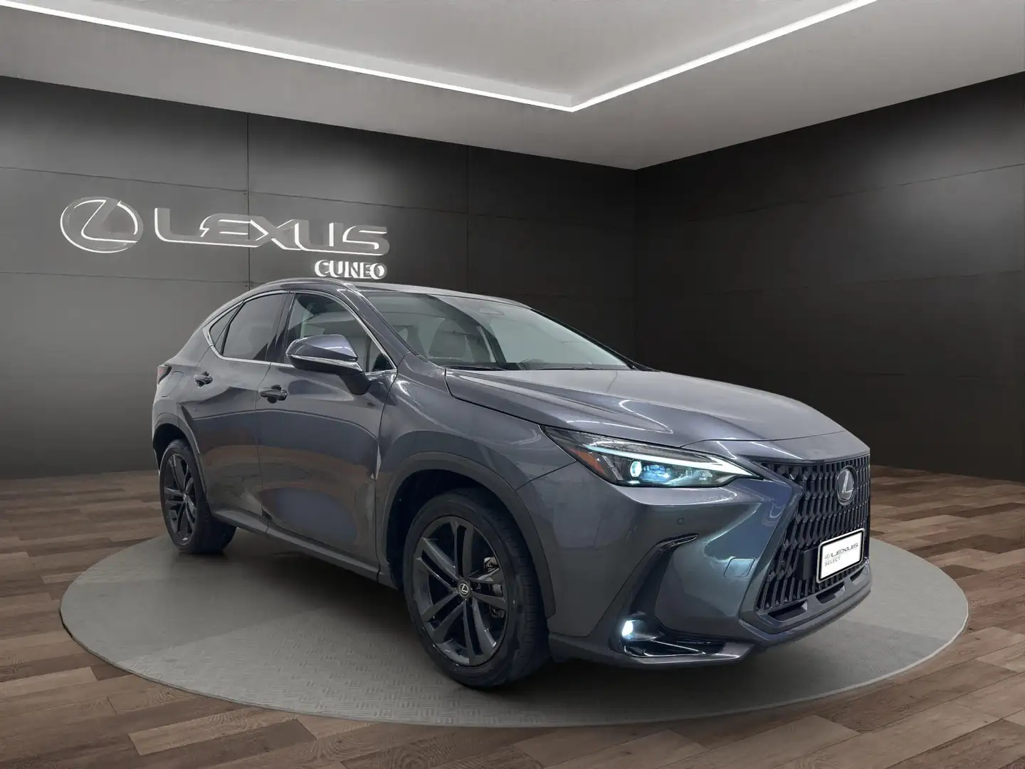 Lexus NX 450h+ NX 450h+ 2.5 phev Premium+ 4wd 309cv e-cvt Silber - 2