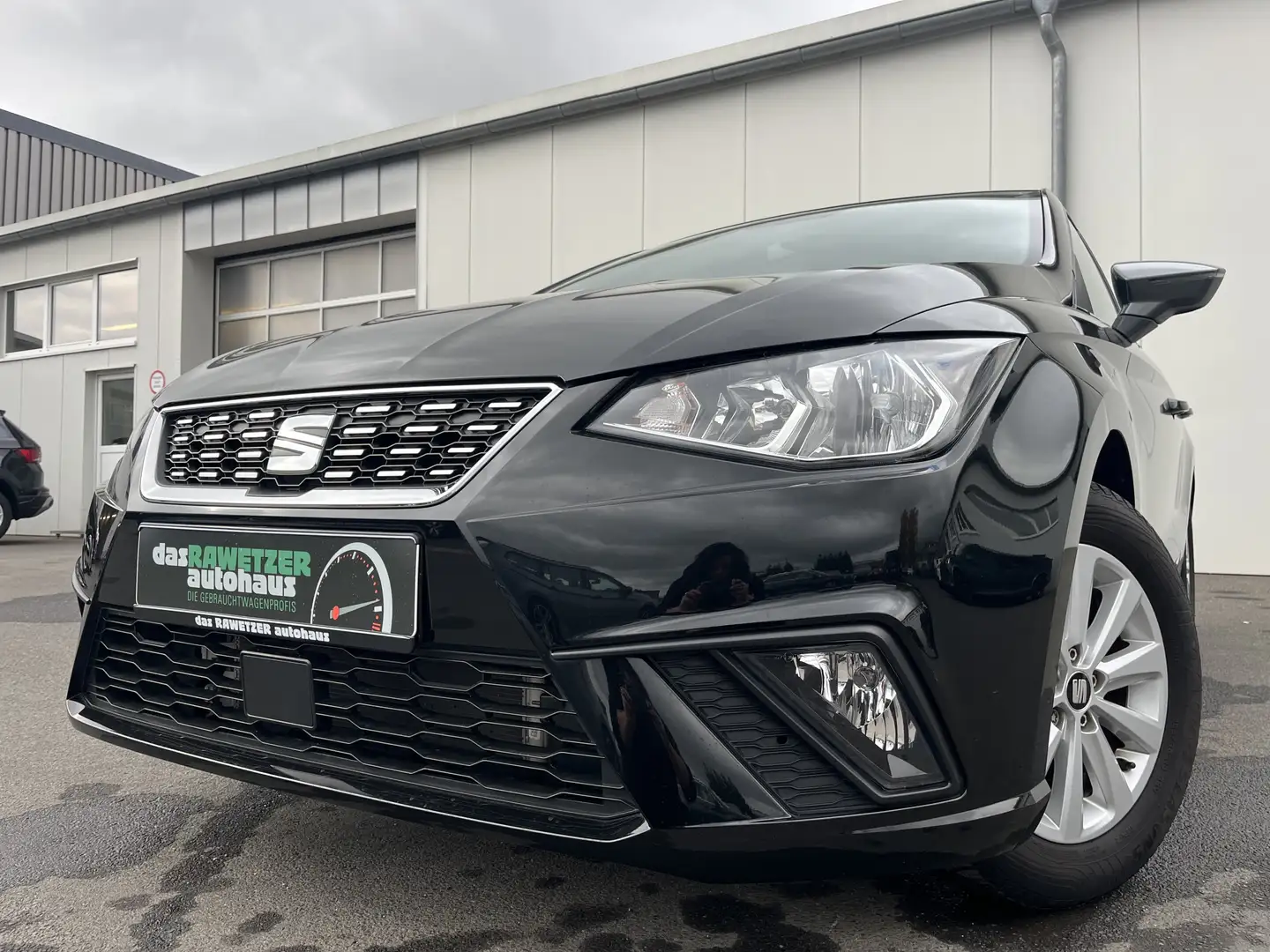 SEAT Ibiza 1.0 TSI XCELLENCE 100€ m. 20% Anzahlung DAB Navi Schwarz - 1