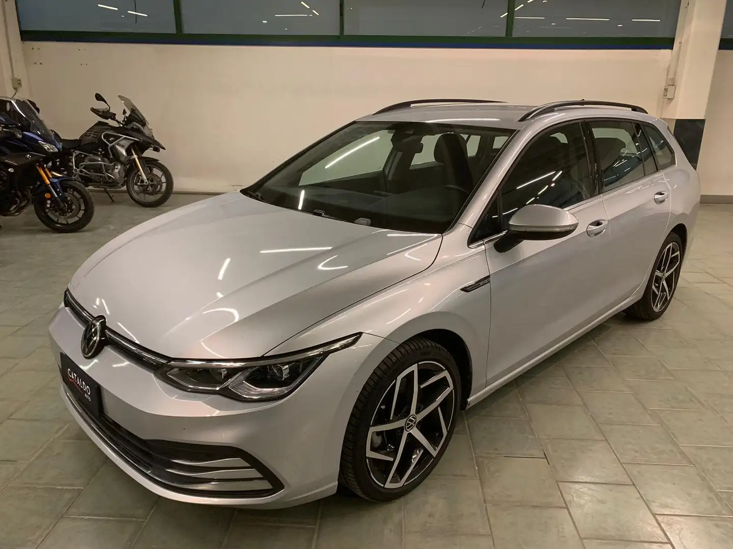 Volkswagen Golf Variant Golf VIII 2020 Variant 2.0 tdi Style 115cv dsg Argento - 1