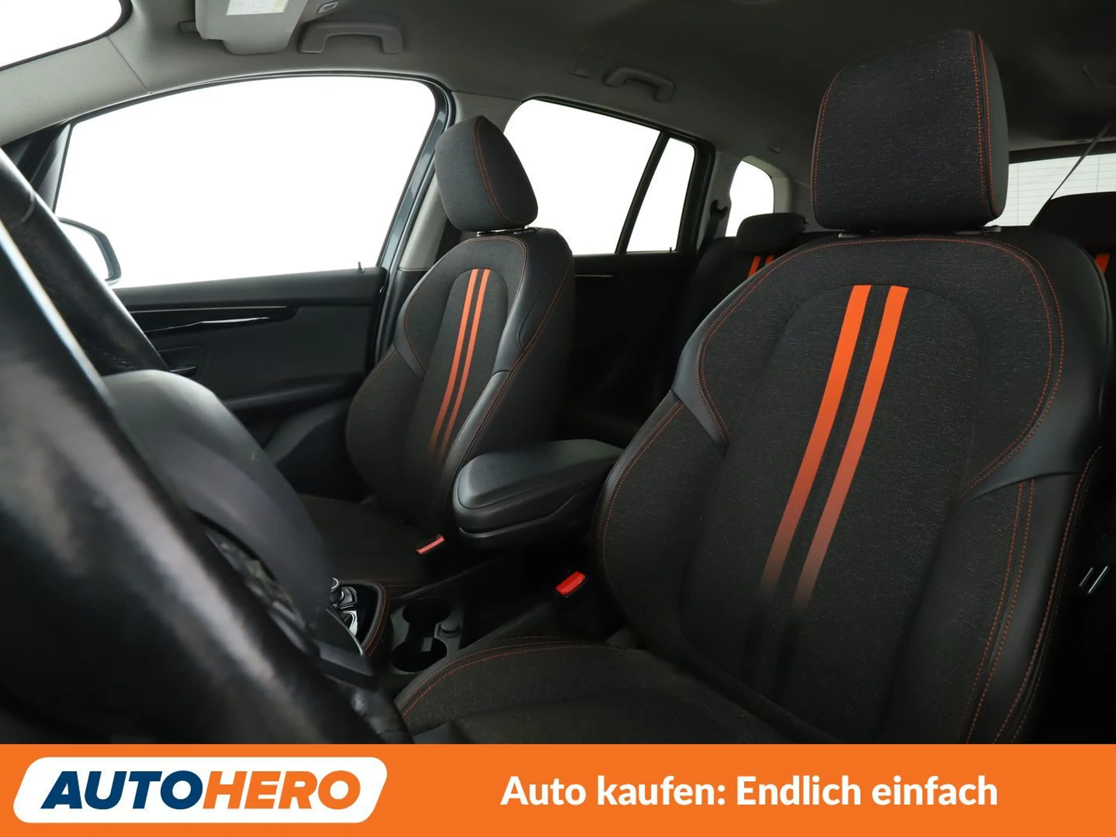 BMW 216 216i Gran Tourer Sport Line *NAVI*LED*TEMPO*CAM* — photo 10