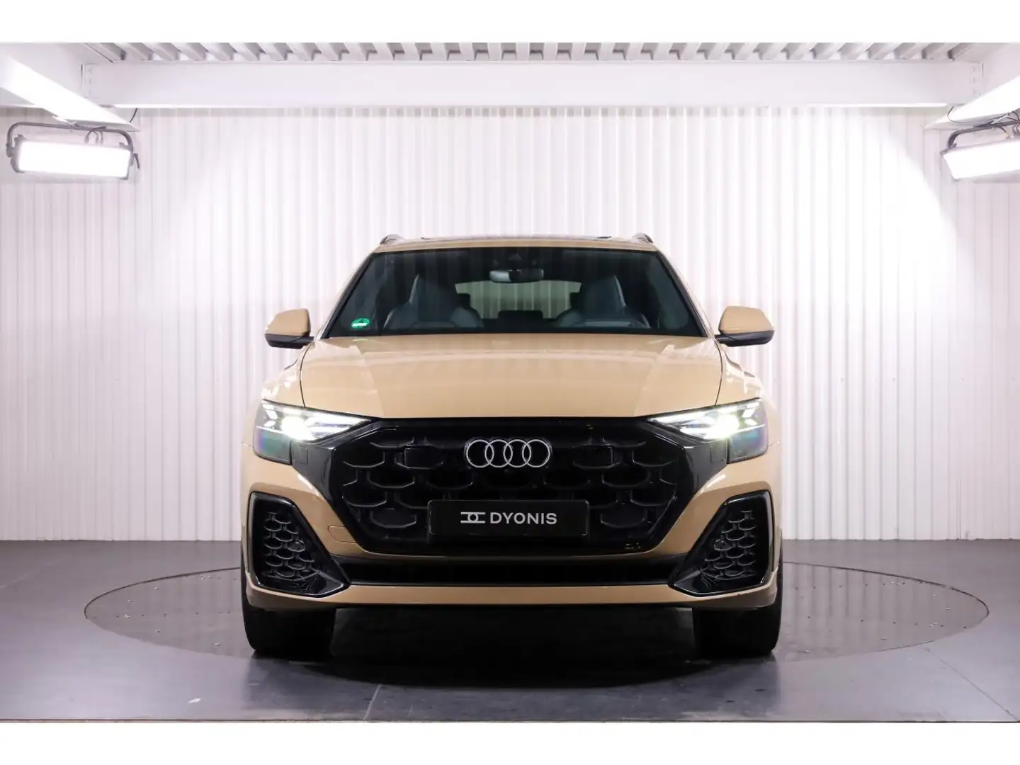 Audi Q8 55 TFSI E 394CV QUATTRO S line Beige - 2