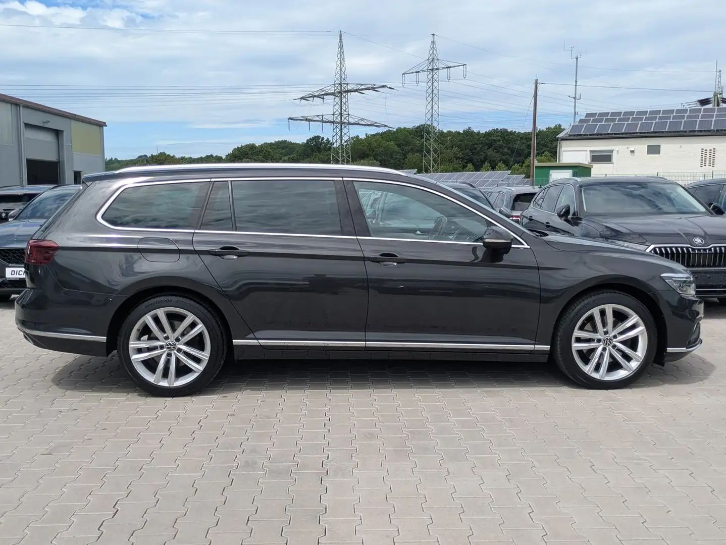 Volkswagen Passat 2.0 TDI Elegance AHK*ACC*MATRIX*MASSAGE Grijs - 2