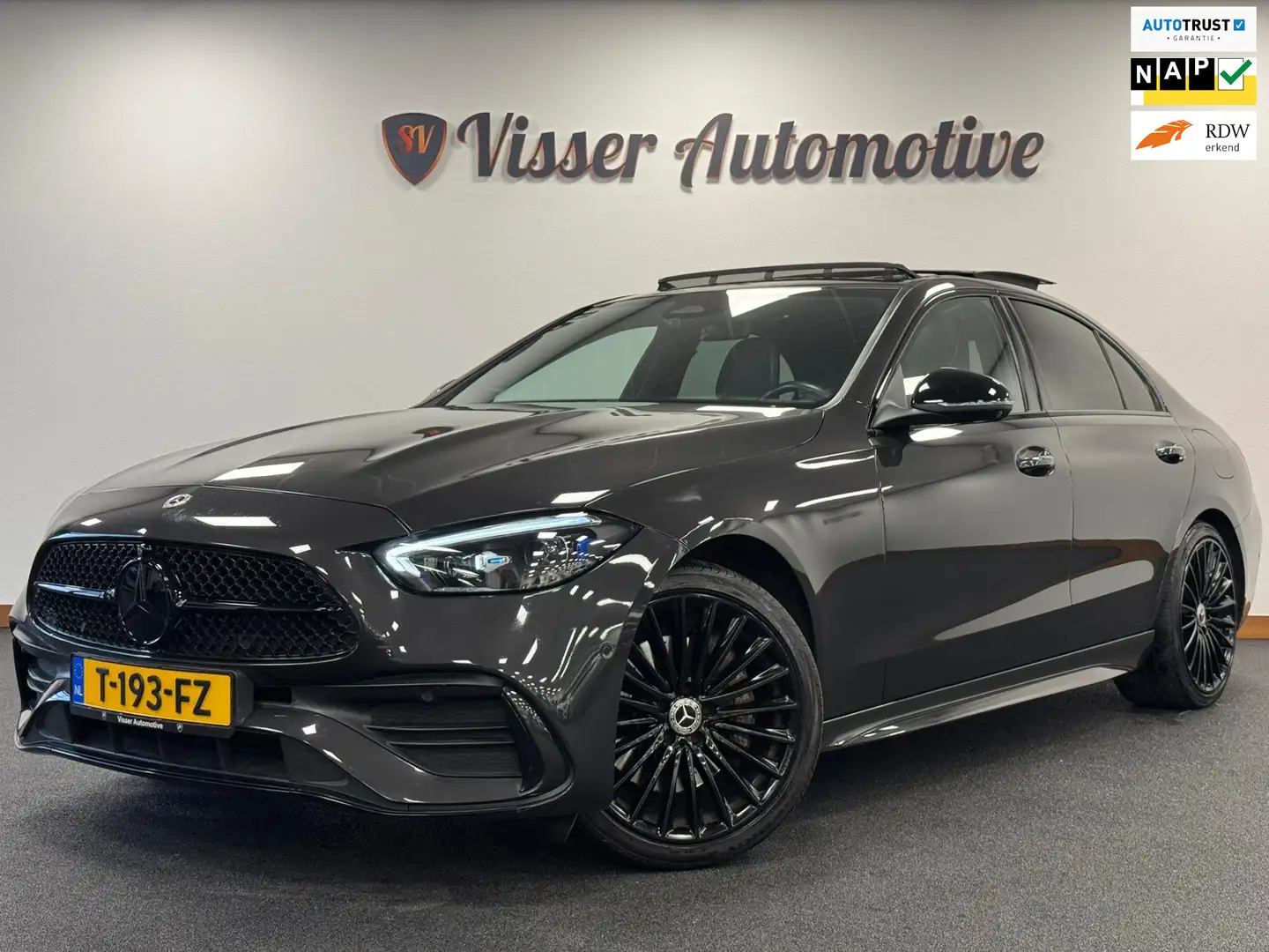 Mercedes-Benz C 300 Hybride AMG Line*Pano*360 Camera*Burmester*Sfeerve Grijs - 1