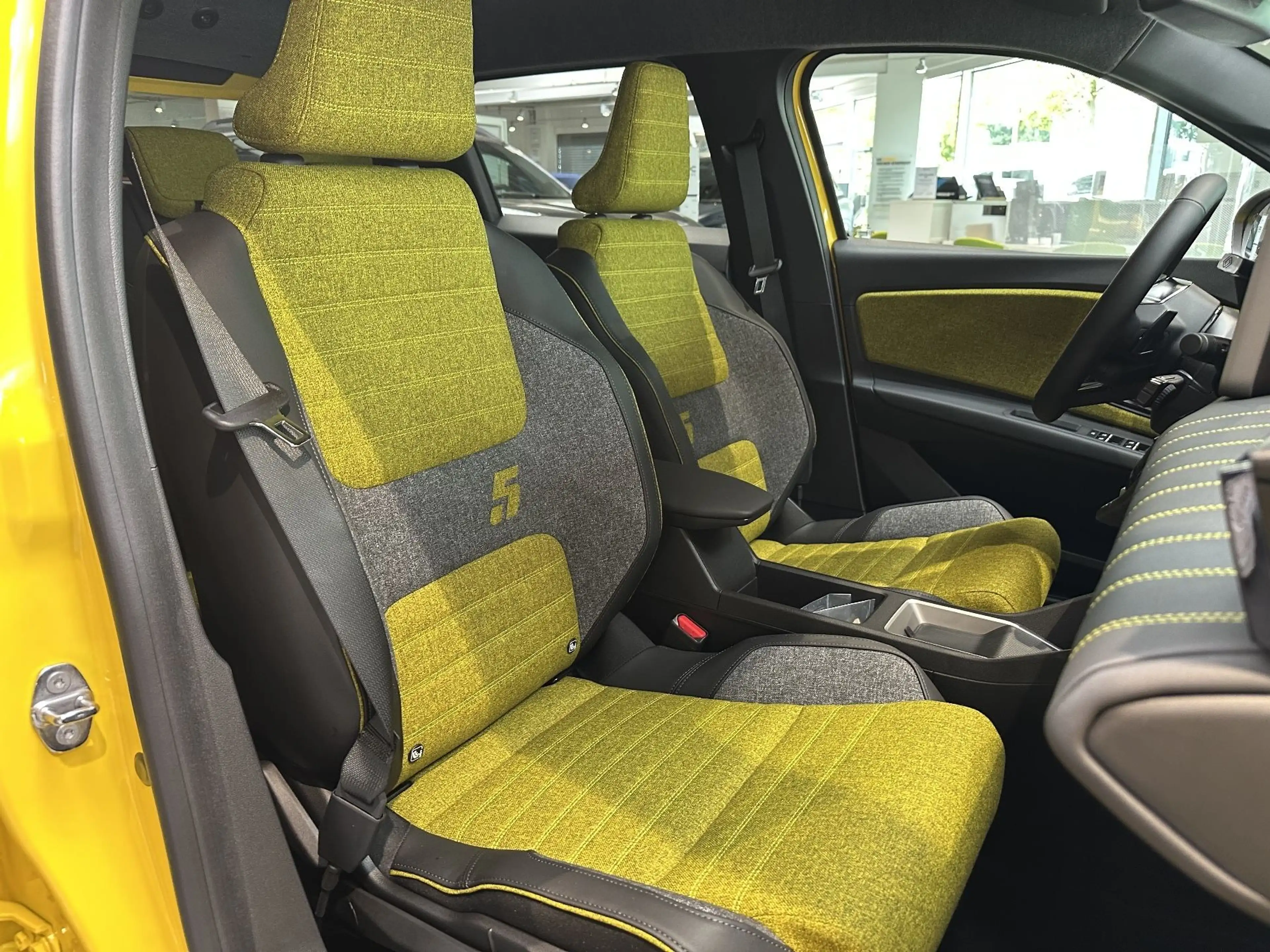 Renault R 5 Iconic 150PS Comfort Range E-Tech — photo 10