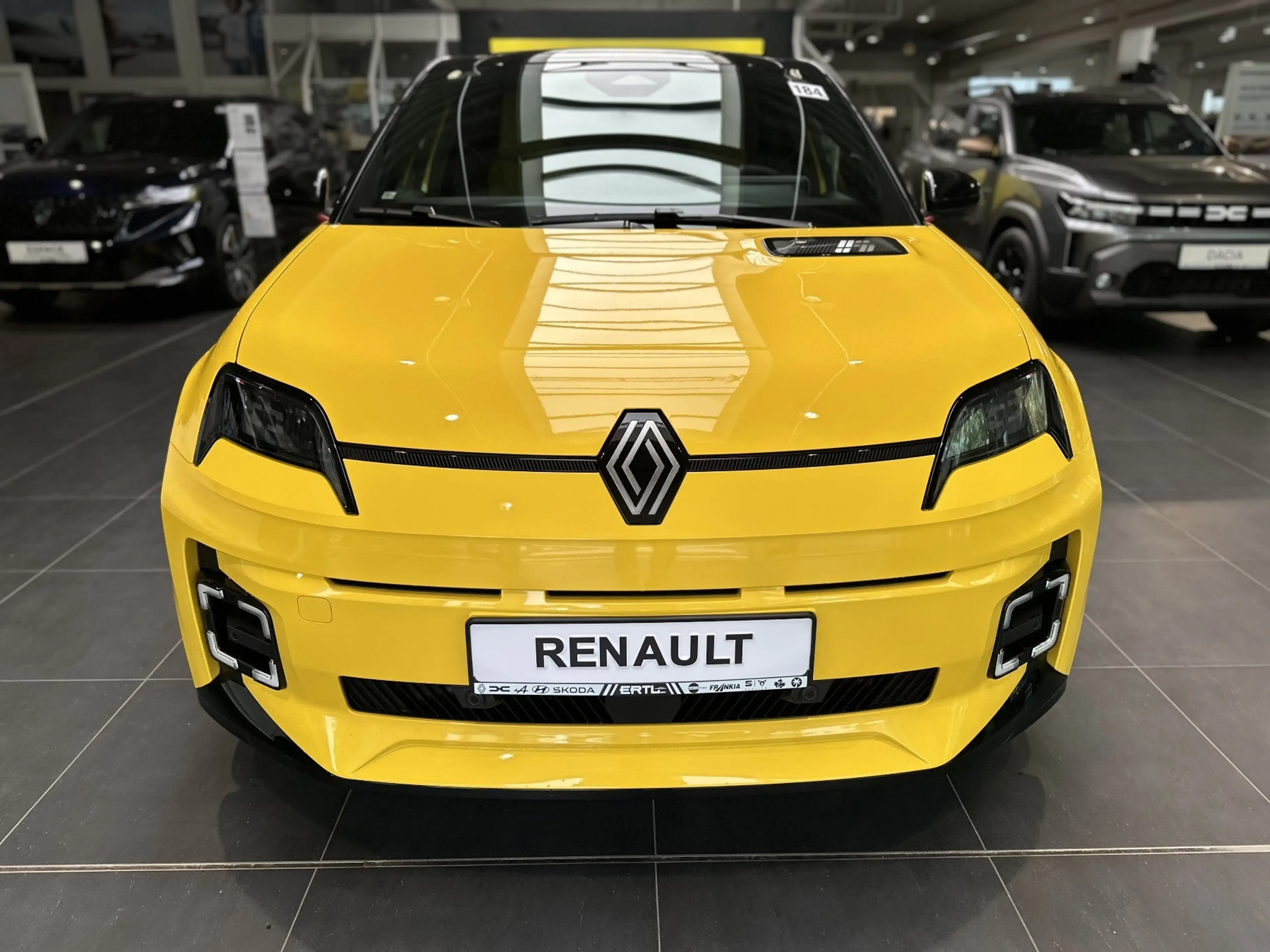 Renault R 5 Iconic 150PS Comfort Range E-Tech — photo 2