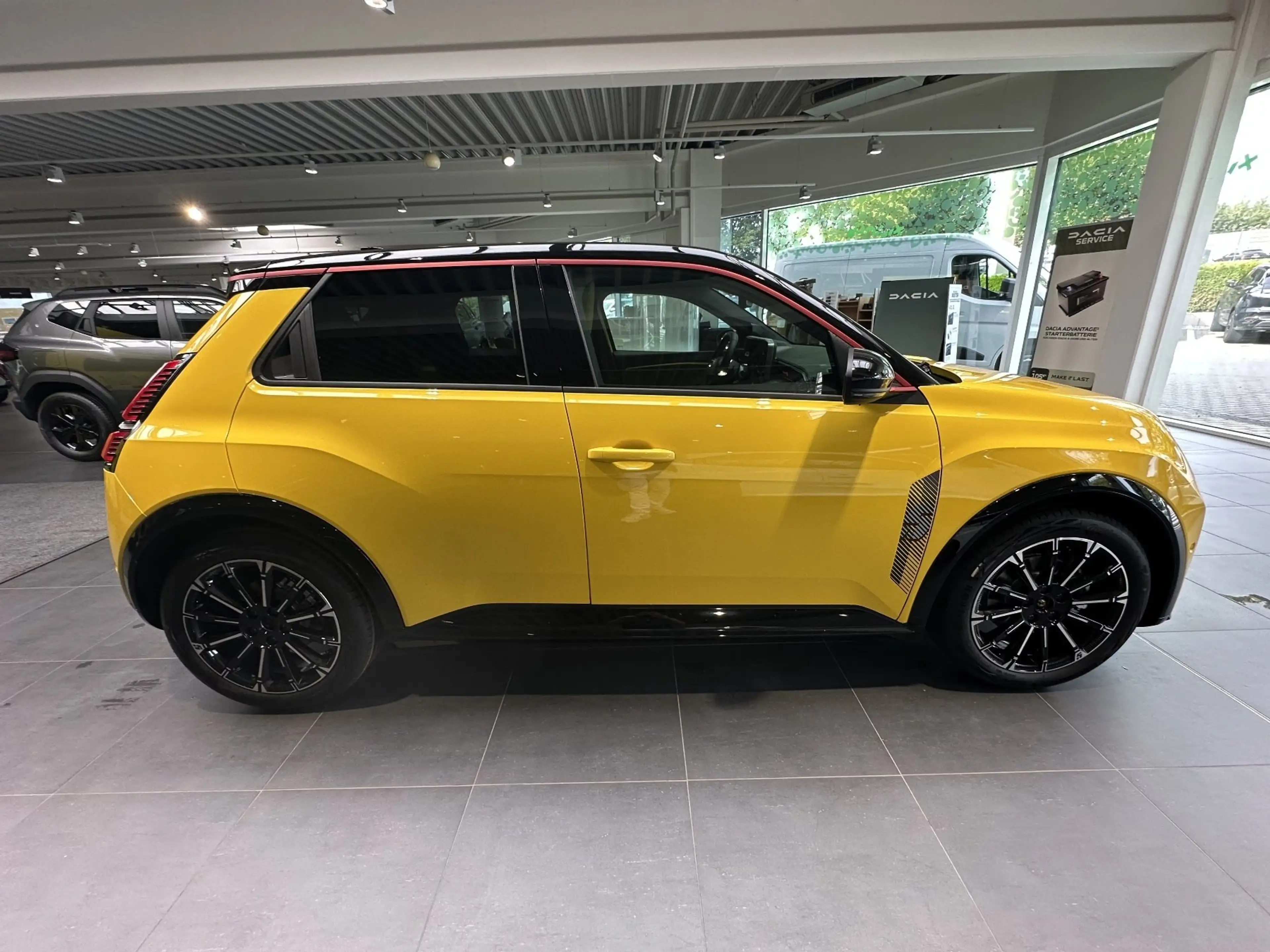 Renault R 5 Iconic 150PS Comfort Range E-Tech — photo 6