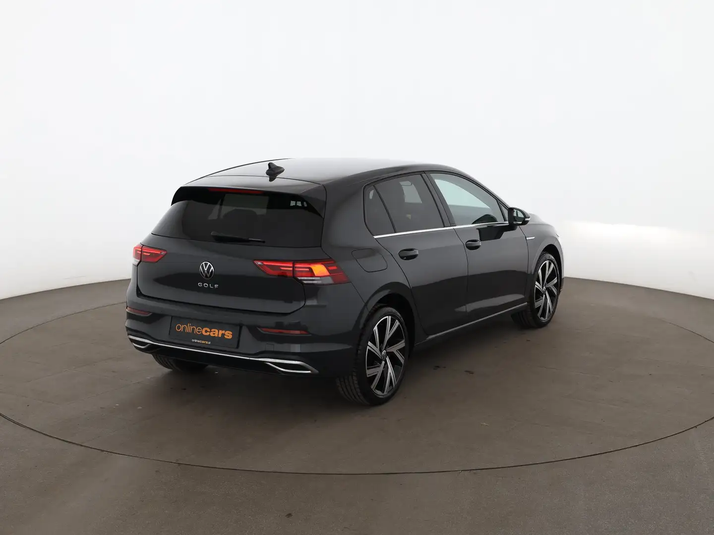 Volkswagen Golf VIII 1.5 TSI Style LED RADAR R-CAM ASSIST Grau - 2