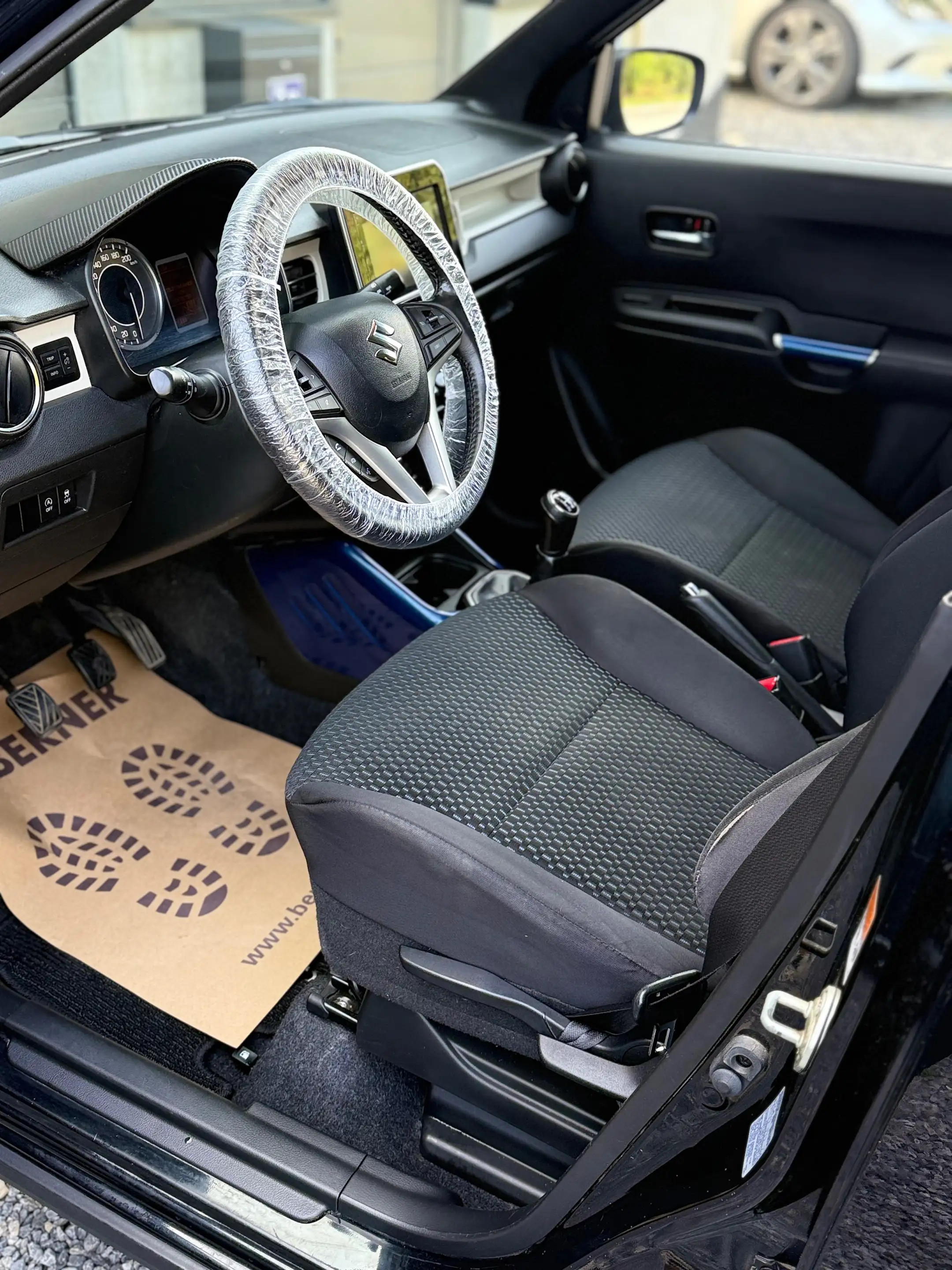 Suzuki Ignis Ignis 1.2i SHVS GLX 12V — photo 7