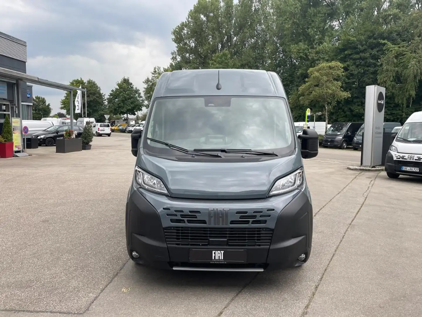 Fiat Ducato 35 L2H2 Automatik AHK RüKa CarPlay Grau - 2