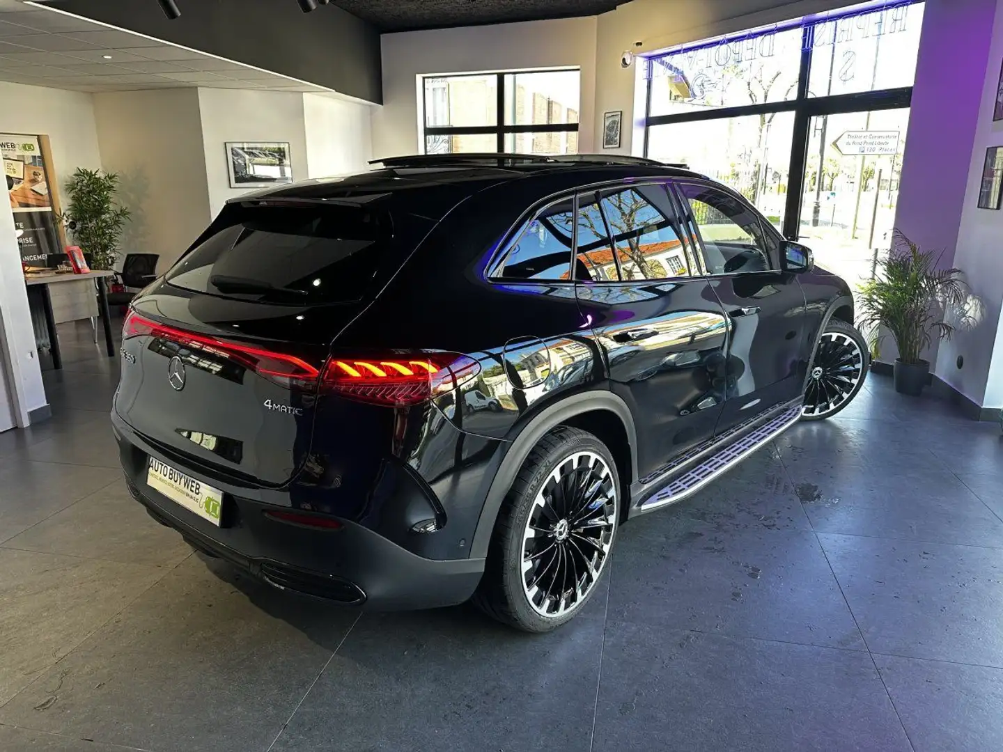 Mercedes-Benz EQE SUV SUV 350 4MATIC AMG LINE HYPERSCREEN MBUX PREMIERE  Černá - 2