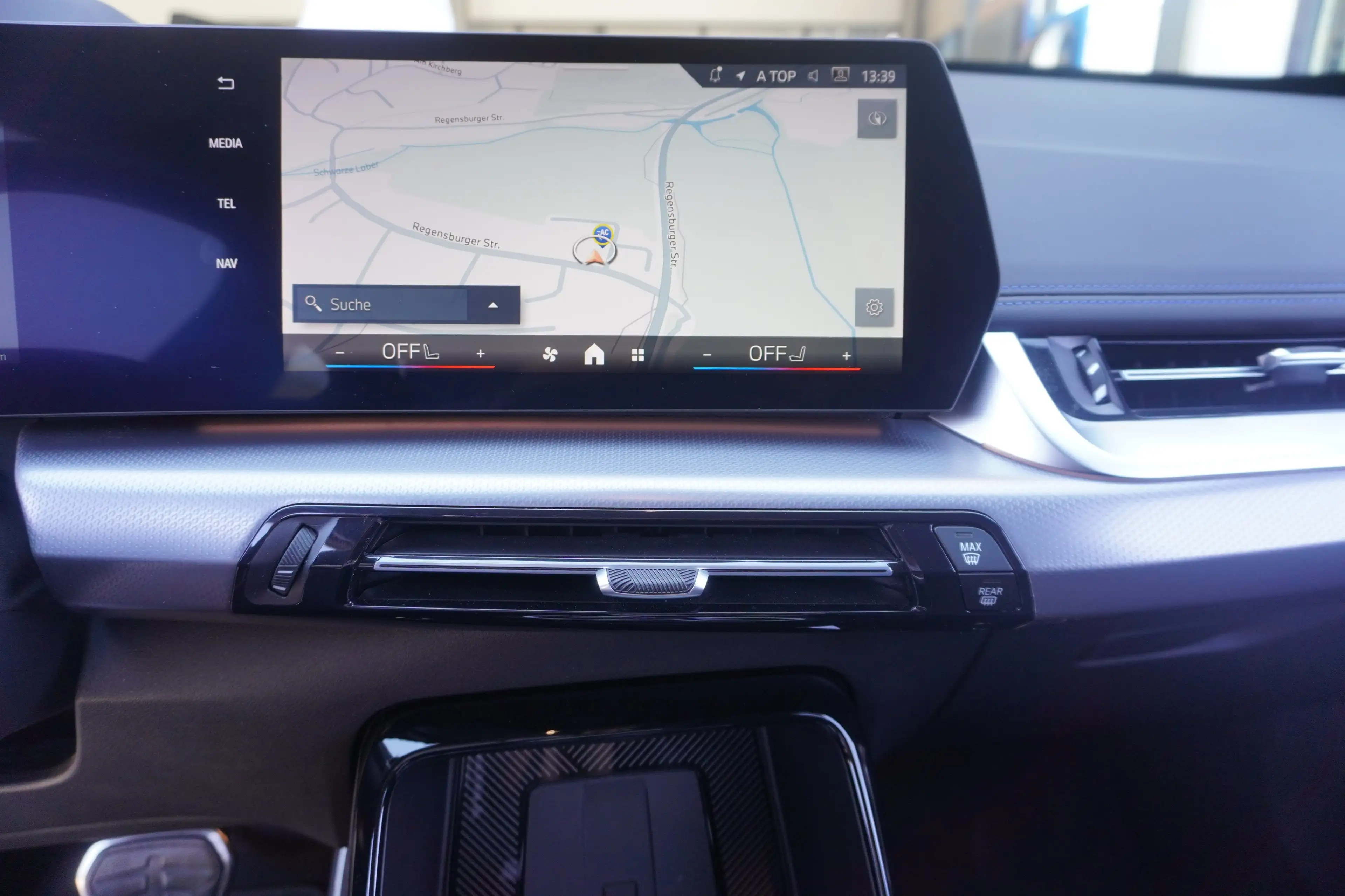 BMW iX1 xDrive30 M Sport Head-Up 360Kamera AHK eSitze Mass — photo 9
