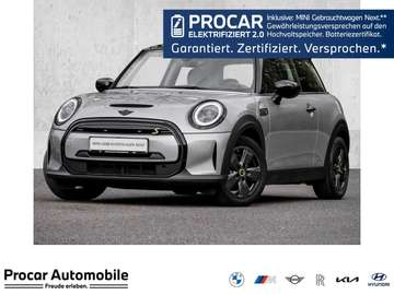 ESSENTIAL TRIM+DA+LED+NAVI+SHZ