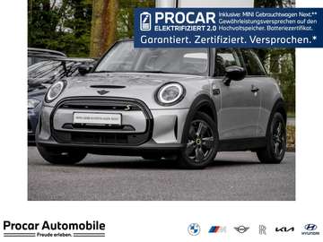 ESSENTIAL TRIM+DA+LED+NAVI+SHZ