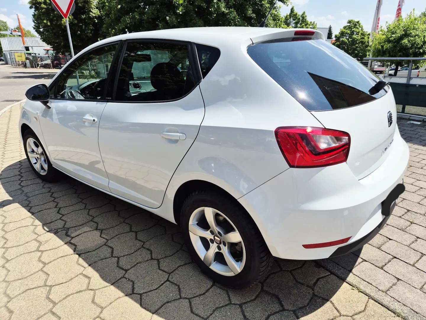 SEAT Ibiza 1.2 16V i-Tech NAVI LEDER GARANTIE TÜV NEU Weiß - 1