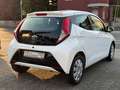 Toyota AYGO x-play *Kamera*Apple*Android*Sitzhz.*Klima* Weiß - thumbnail 4