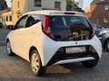 Toyota AYGO x-play *Kamera*Apple*Android*Sitzhz.*Klima* Weiß - thumbnail 6