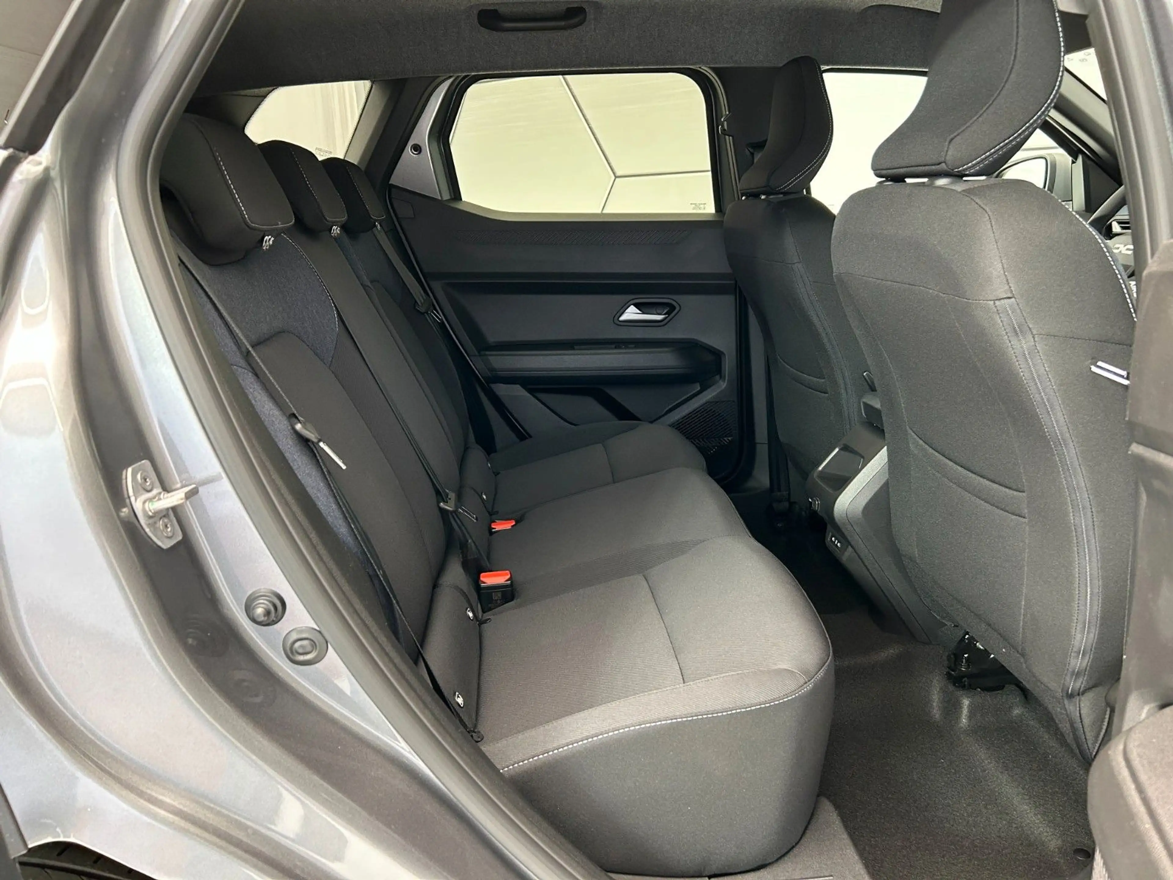 Dacia Duster Journey hybrid-G 150 4x4 City+Winterpaket — photo 14