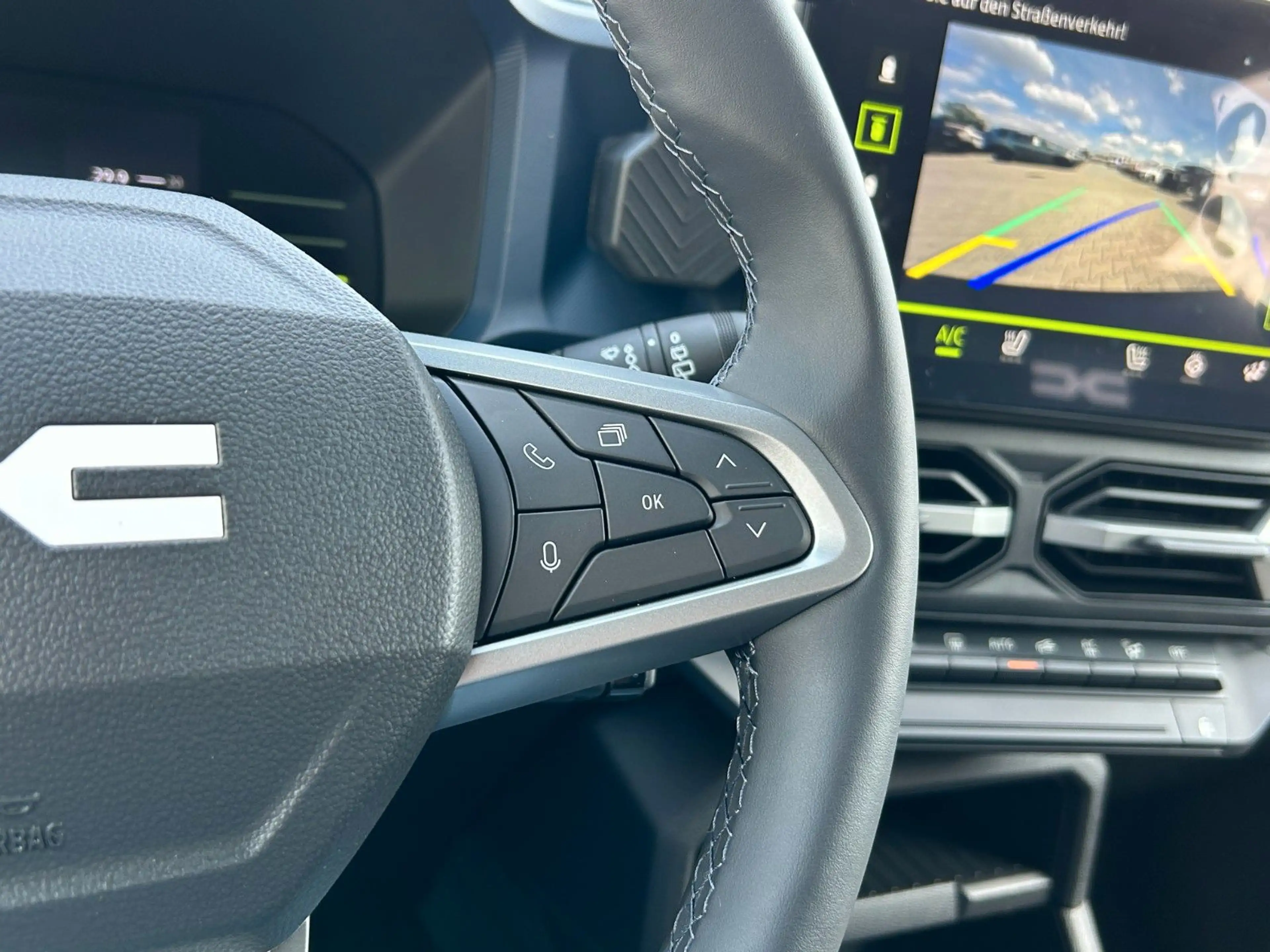 Dacia Duster Journey hybrid-G 150 4x4 City+Winterpaket — photo 15