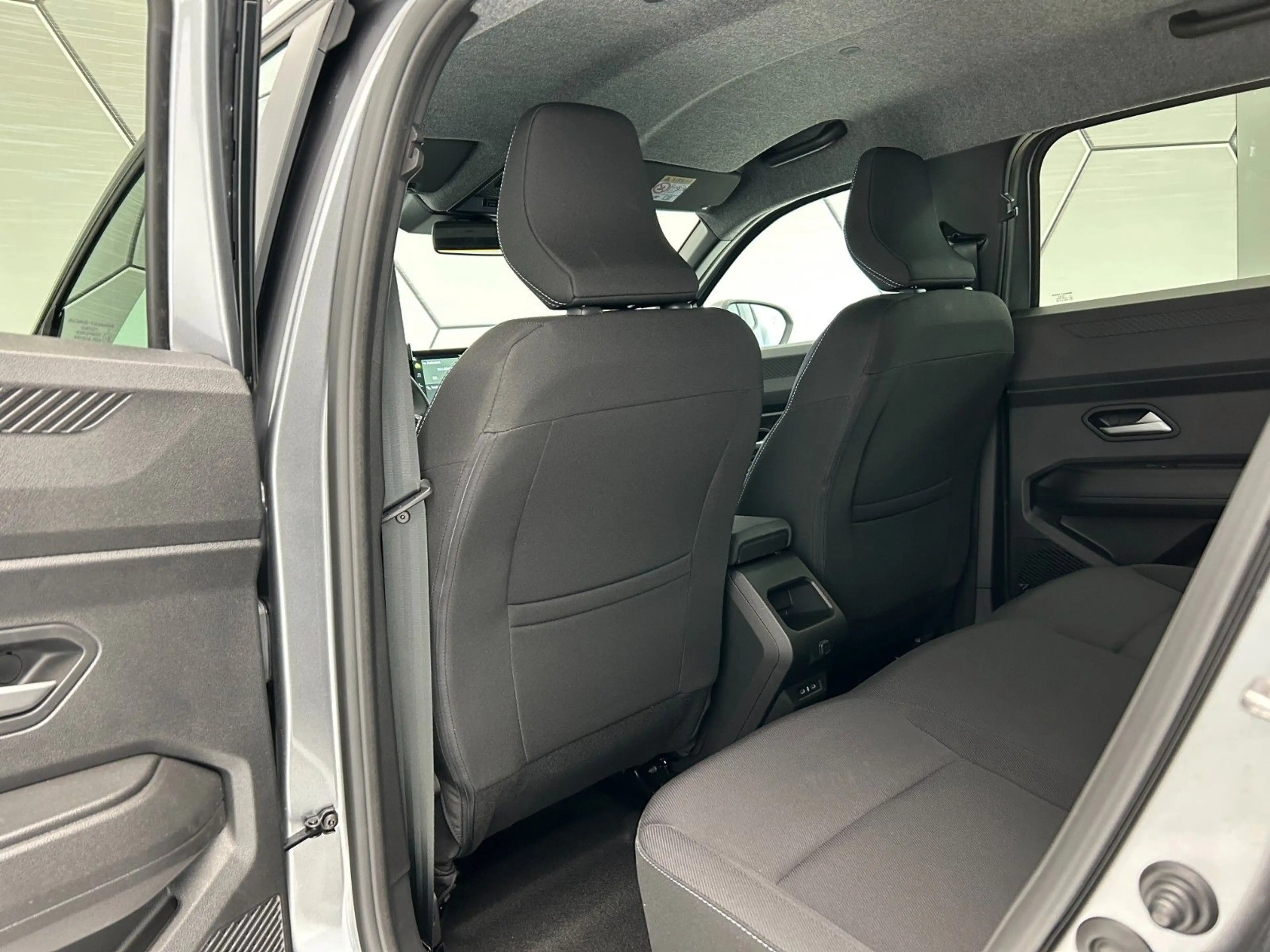 Dacia Duster Journey hybrid-G 150 4x4 City+Winterpaket — photo 13