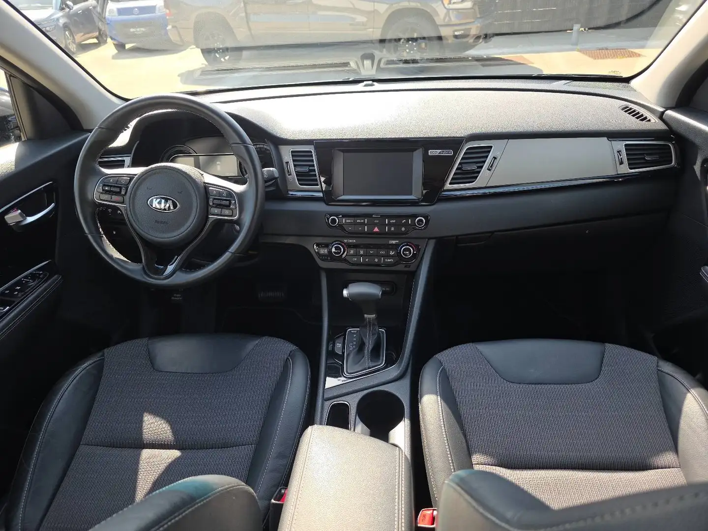Kia Niro Niro PHEV 1.6 GDi Sense DCT / GARANTIE / ZUINIGE WAGEN Grau - 2