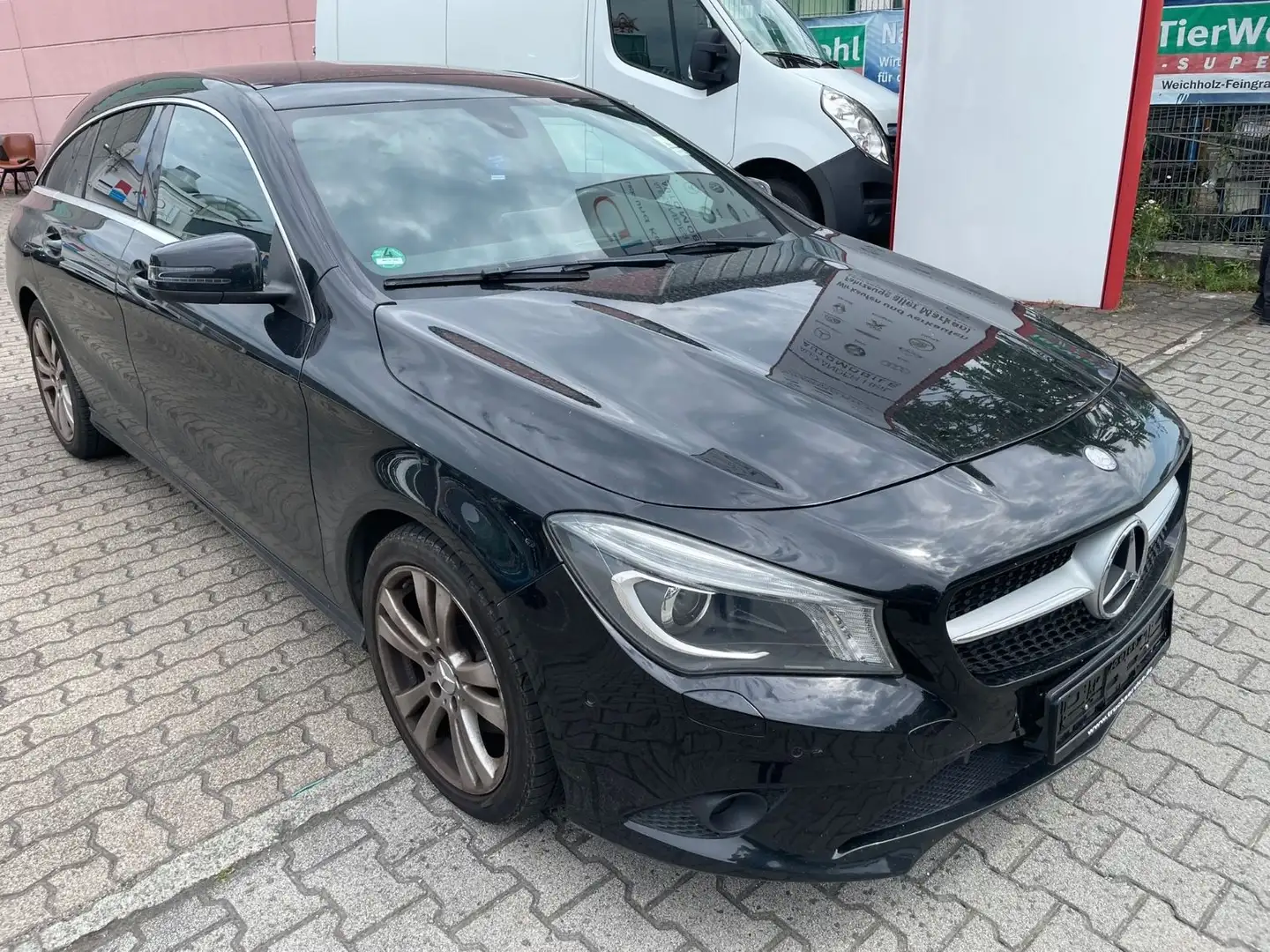 Mercedes-Benz CLA 220 Fekete - 1
