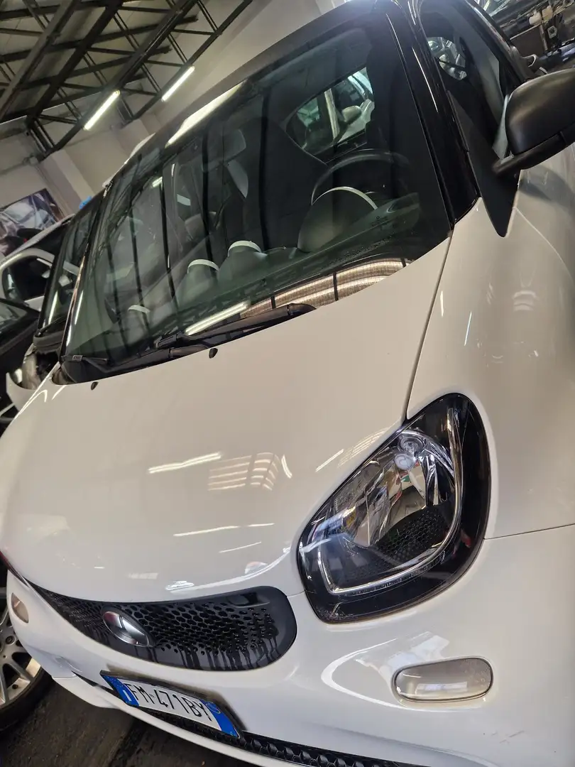 smart forTwo automatica 2017 solo 46000km full garanzia Bianco - 2