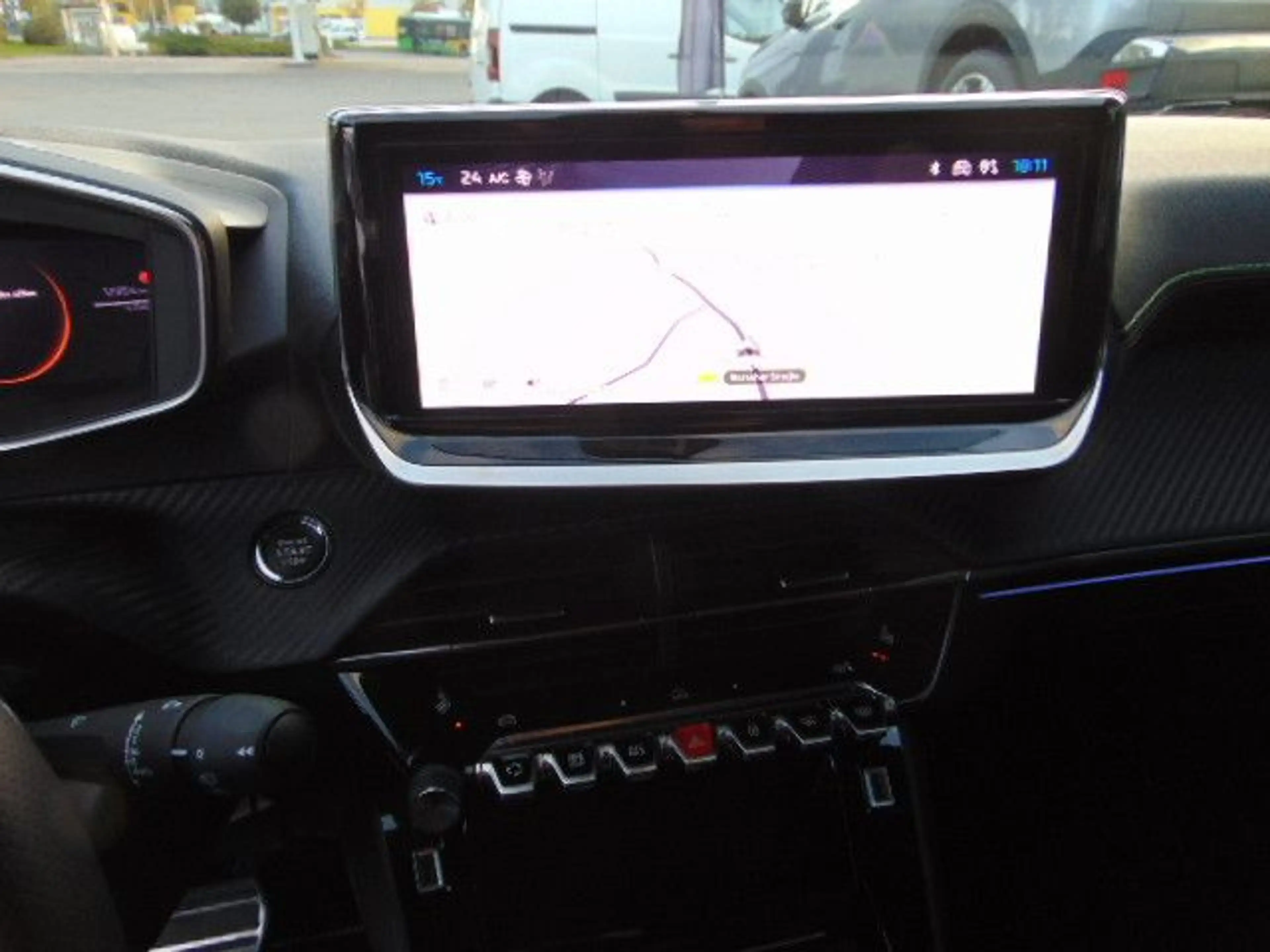 Peugeot 208 Hybrid 136 GT — photo 15