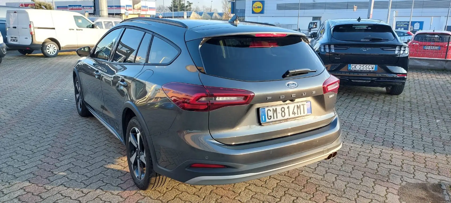 Ford Focus Focus Active X SW 1.0 EC HYB 125CV OK NEOPATENTATI Grau - 2